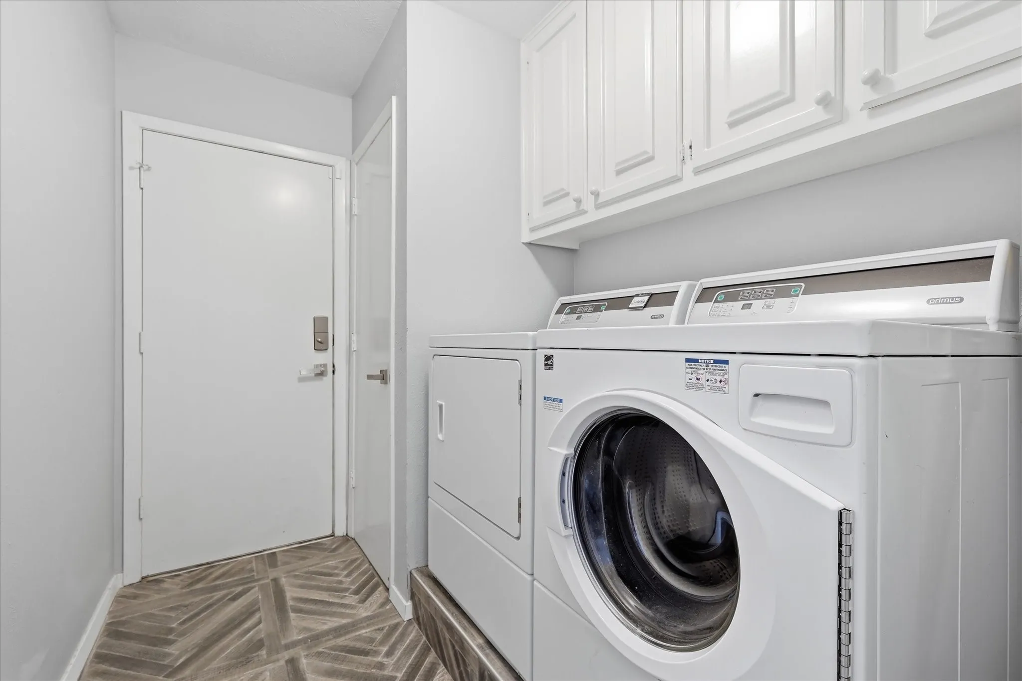 Single Family Residence For Sale in Dallas County , 15614 Ranchita Drive, Dallas, Texas 75248, 2 Bedroom, 2 Bathroom, 2 Garage spaces, 2,184 Sqft, built in 1981, mls#21336137, Real Estate Agent in Dallas, Homes For Sale in Dallas county, Homes For Sale in Dallas, Realtor in Dallas Texas, Real Estate Brokerage Independent Realty Texas, Luminita Cordes Realtor