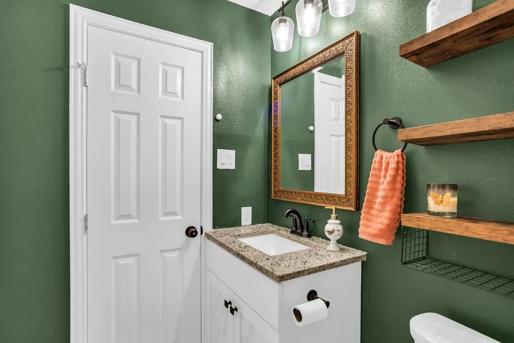 Single Family Residence For Sale in Dallas County , 2705 Brockbank Drive, Irving, Texas 75062, 3 Bedroom, 1 Bathroom, Garage spaces, 1,072 Sqft, built in 1953, mls#21339988, Real Estate Agent in Irving, Homes For Sale in Dallas county, Homes For Sale in Irving, Realtor in Irving Texas, Real Estate Brokerage Independent Realty Texas, Luminita Cordes Realtor