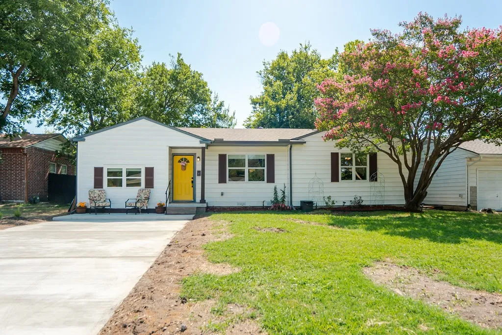 Single Family Residence For Sale in Dallas County , 2705 Brockbank Drive, Irving, Texas 75062, 3 Bedroom, 1 Bathroom, Garage spaces, 1,072 Sqft, built in 1953, mls#21339988, Real Estate Agent in Irving, Homes For Sale in Dallas county, Homes For Sale in Irving, Realtor in Irving Texas, Real Estate Brokerage Independent Realty Texas, Luminita Cordes Realtor