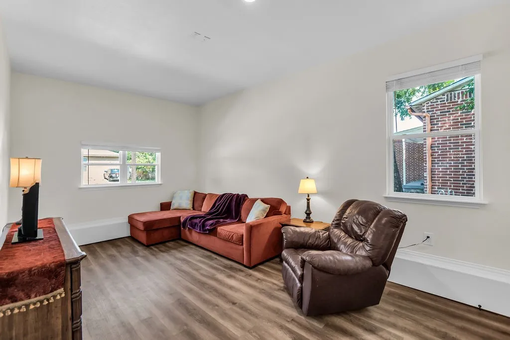 Single Family Residence For Sale in Dallas County , 2705 Brockbank Drive, Irving, Texas 75062, 3 Bedroom, 1 Bathroom, Garage spaces, 1,072 Sqft, built in 1953, mls#21339988, Real Estate Agent in Irving, Homes For Sale in Dallas county, Homes For Sale in Irving, Realtor in Irving Texas, Real Estate Brokerage Independent Realty Texas, Luminita Cordes Realtor