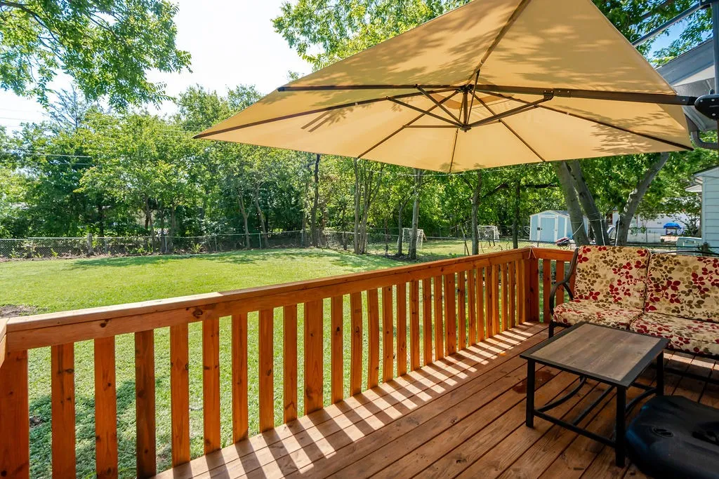 Back deck with umbrella