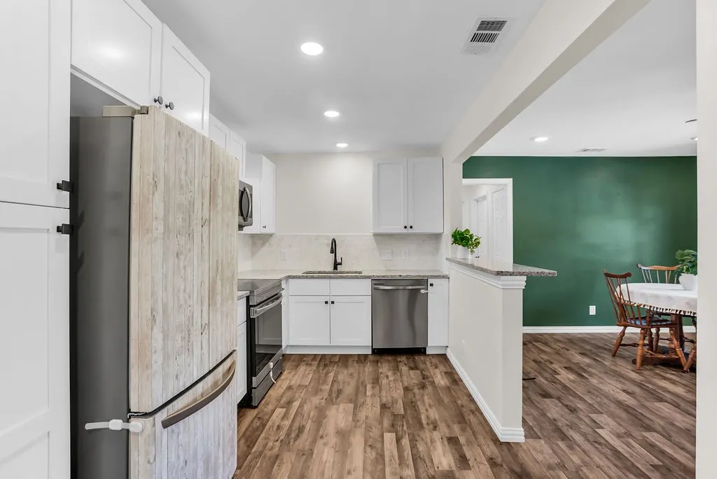 Single Family Residence For Sale in Dallas County , 2705 Brockbank Drive, Irving, Texas 75062, 3 Bedroom, 1 Bathroom, Garage spaces, 1,072 Sqft, built in 1953, mls#21339988, Real Estate Agent in Irving, Homes For Sale in Dallas county, Homes For Sale in Irving, Realtor in Irving Texas, Real Estate Brokerage Independent Realty Texas, Luminita Cordes Realtor