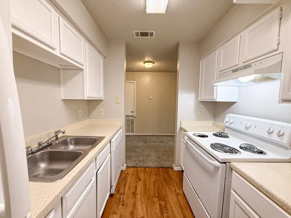 Condominium For Sale in Dallas County , 9696 Walnut Street 2013, Dallas, Texas 75243, 1 Bedroom, 1 Bathroom, Garage spaces, 730 Sqft, built in 1981, Price $55,000, mls#21340503, Real Estate Agent in Dallas, Homes For Sale in Dallas county, Homes For Sale in Dallas, Realtor in Dallas Texas, Real Estate Brokerage Independent Realty Texas, Luminita Cordes Realtor