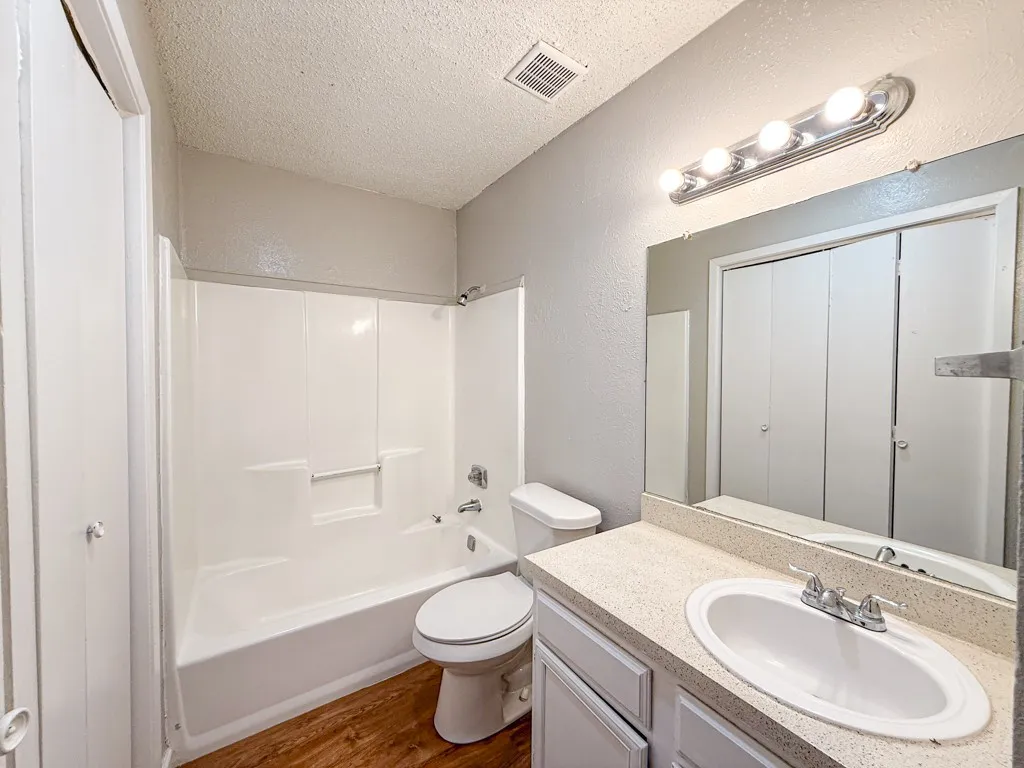 Condominium For Sale in Dallas County , 9696 Walnut Street 2013, Dallas, Texas 75243, 1 Bedroom, 1 Bathroom, Garage spaces, 730 Sqft, built in 1981, Price $55,000, mls#21340503, Real Estate Agent in Dallas, Homes For Sale in Dallas county, Homes For Sale in Dallas, Realtor in Dallas Texas, Real Estate Brokerage Independent Realty Texas, Luminita Cordes Realtor