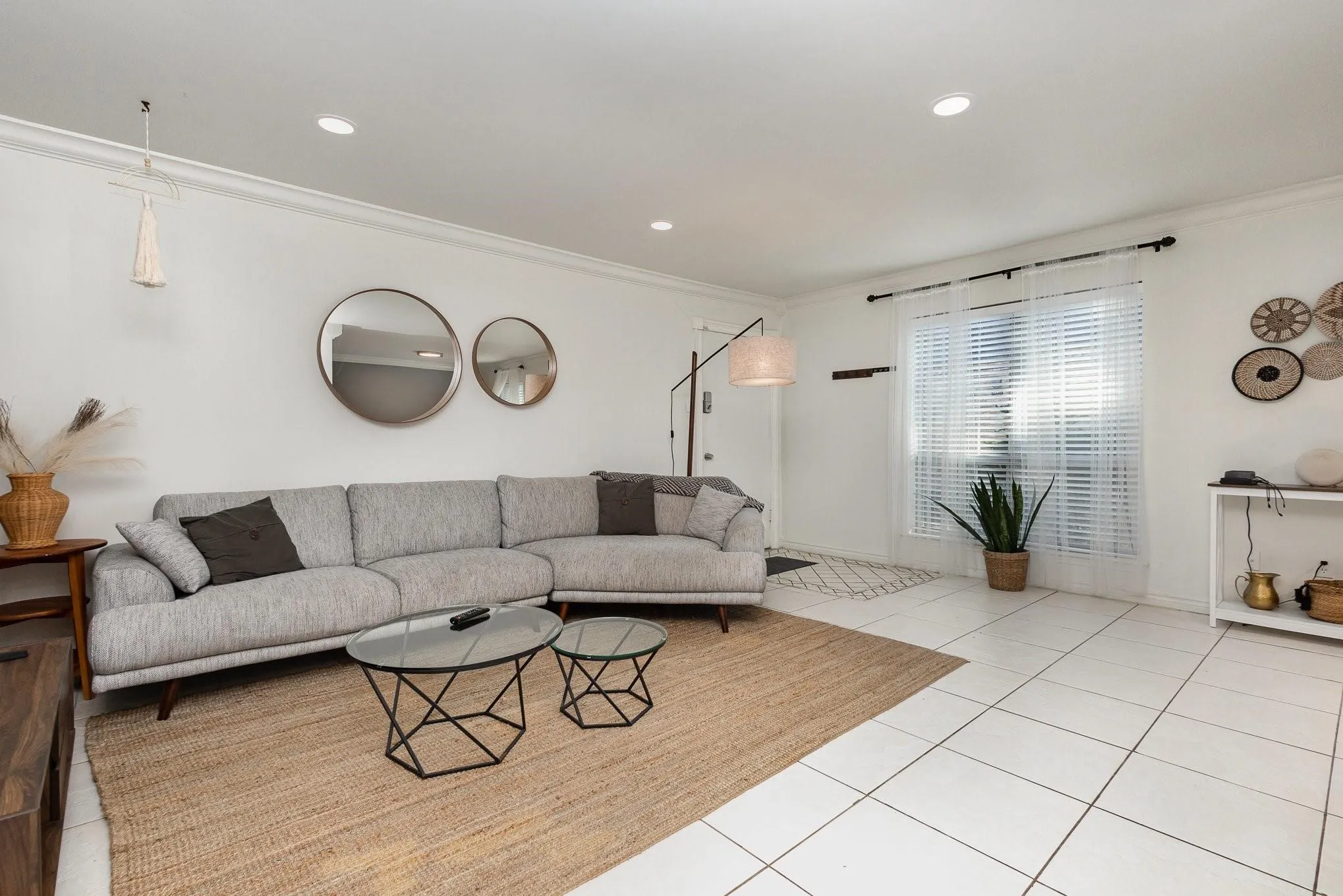 Condominium For Sale in Dallas County , 5051 Les Chateaux Drive 138, Dallas, Texas 75235, 2 Bedroom, 2 Bathroom, Garage spaces, 1,162 Sqft, built in 1963, mls#21340507, Real Estate Agent in Dallas, Homes For Sale in Dallas county, Homes For Sale in Dallas, Realtor in Dallas Texas, Real Estate Brokerage Independent Realty Texas, Luminita Cordes Realtor