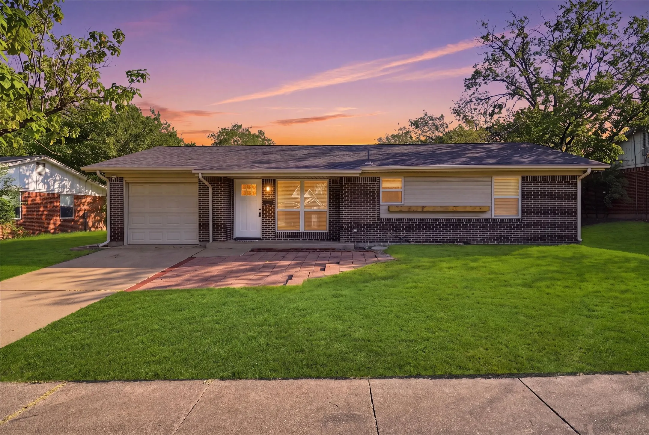Single Family Residence For Sale in Tarrant County , 6214 Shadydell Drive, Fort Worth, Texas 76135, 2 Bedroom, 1 Bathroom, 1 Garage spaces, 1,008 Sqft, built in 1963, mls#21340506, Real Estate Agent in Fort Worth, Homes For Sale in Tarrant county, Homes For Sale in Fort Worth, Realtor in Fort Worth Texas, Real Estate Brokerage Independent Realty Texas, Luminita Cordes Realtor
