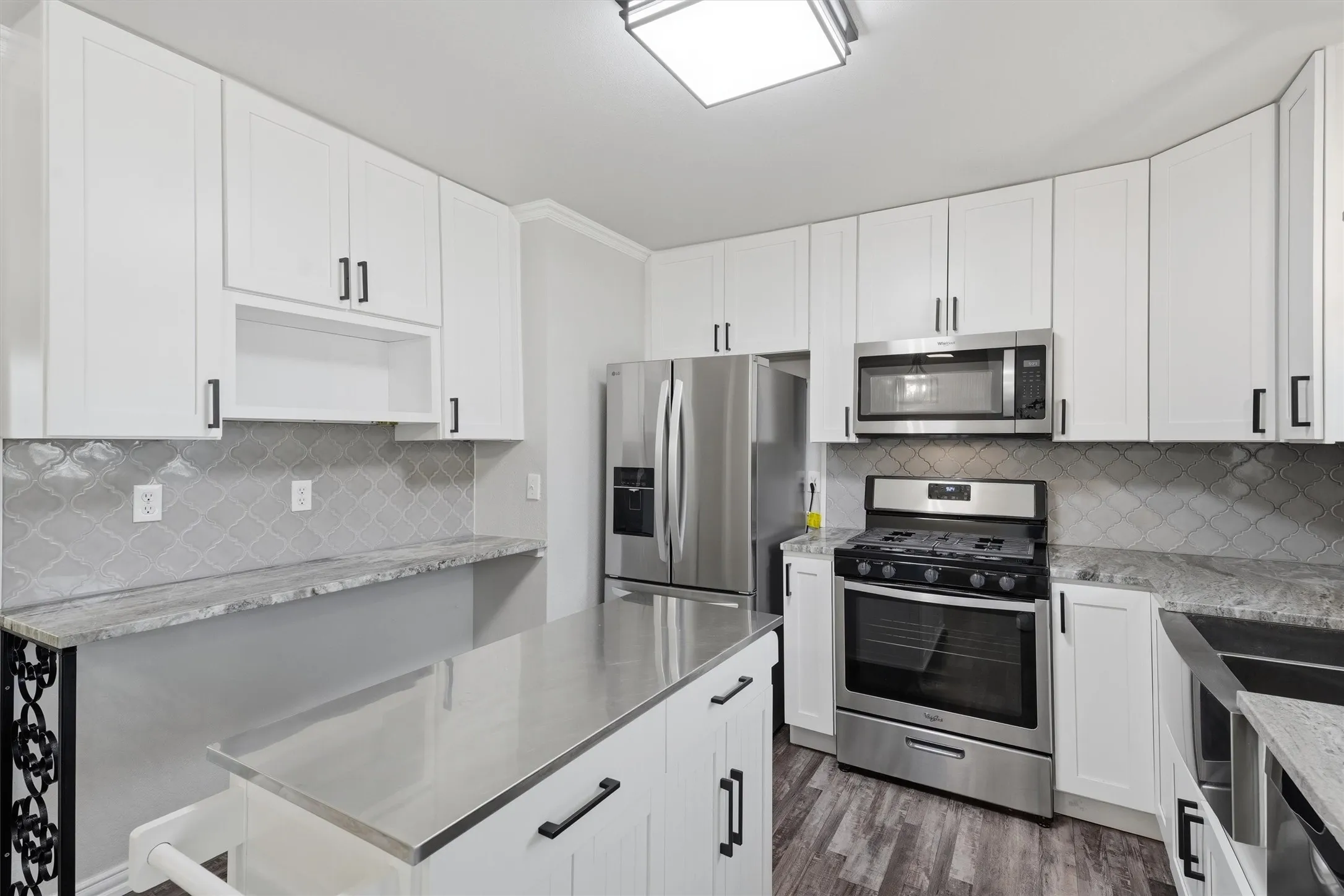 Single Family Residence For Sale in Tarrant County , 6214 Shadydell Drive, Fort Worth, Texas 76135, 2 Bedroom, 1 Bathroom, 1 Garage spaces, 1,008 Sqft, built in 1963, mls#21340506, Real Estate Agent in Fort Worth, Homes For Sale in Tarrant county, Homes For Sale in Fort Worth, Realtor in Fort Worth Texas, Real Estate Brokerage Independent Realty Texas, Luminita Cordes Realtor