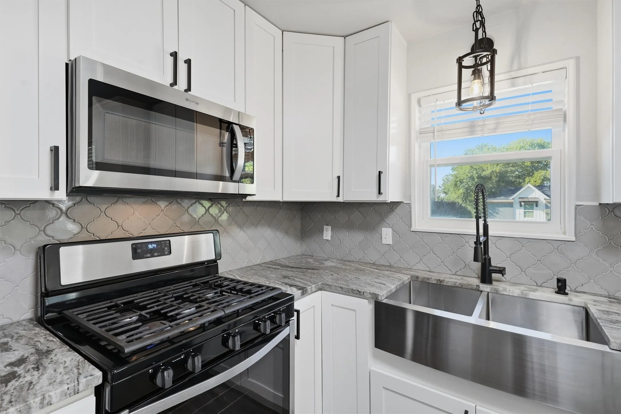 Single Family Residence For Sale in Tarrant County , 6214 Shadydell Drive, Fort Worth, Texas 76135, 2 Bedroom, 1 Bathroom, 1 Garage spaces, 1,008 Sqft, built in 1963, mls#21340506, Real Estate Agent in Fort Worth, Homes For Sale in Tarrant county, Homes For Sale in Fort Worth, Realtor in Fort Worth Texas, Real Estate Brokerage Independent Realty Texas, Luminita Cordes Realtor