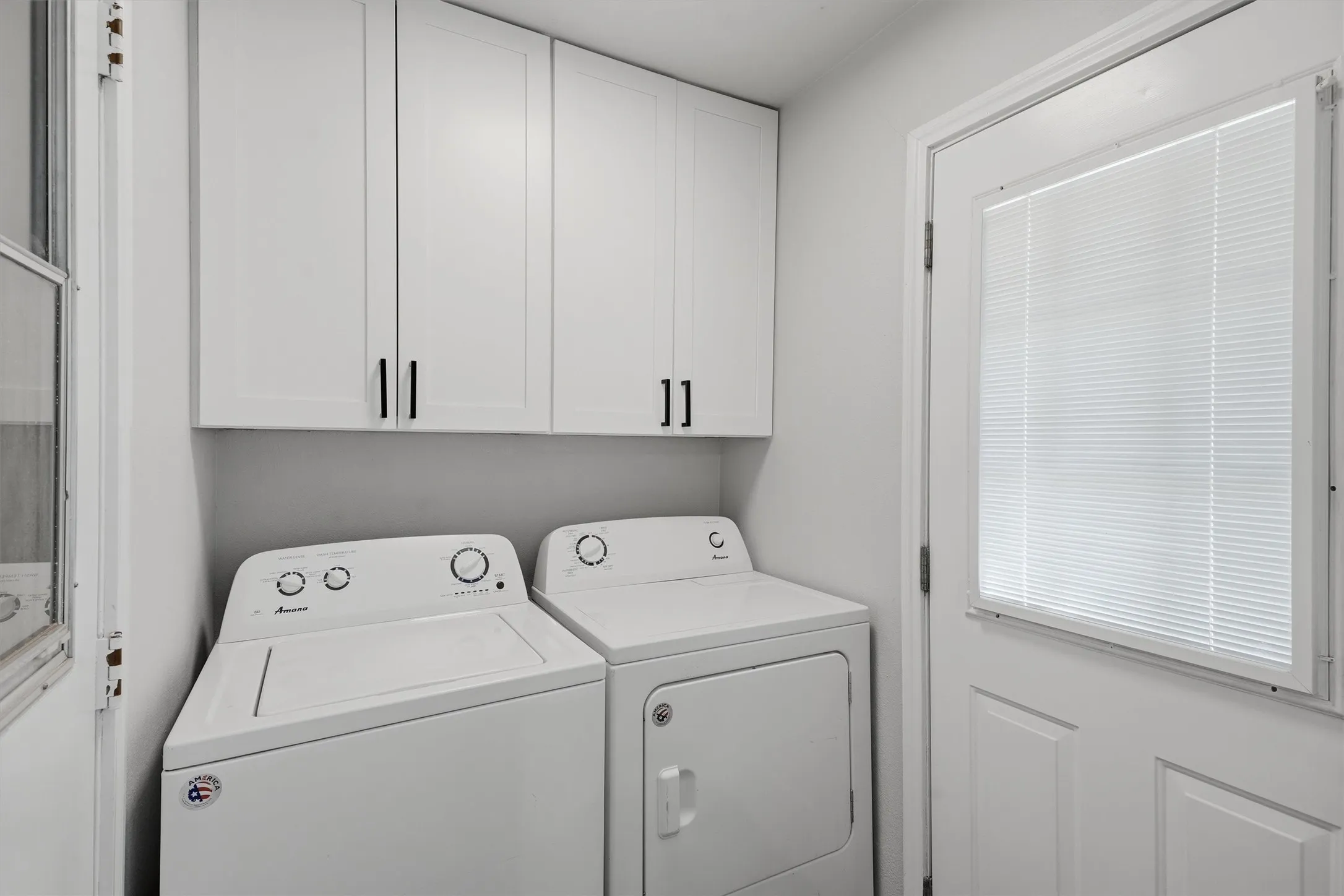 Full size laundry room