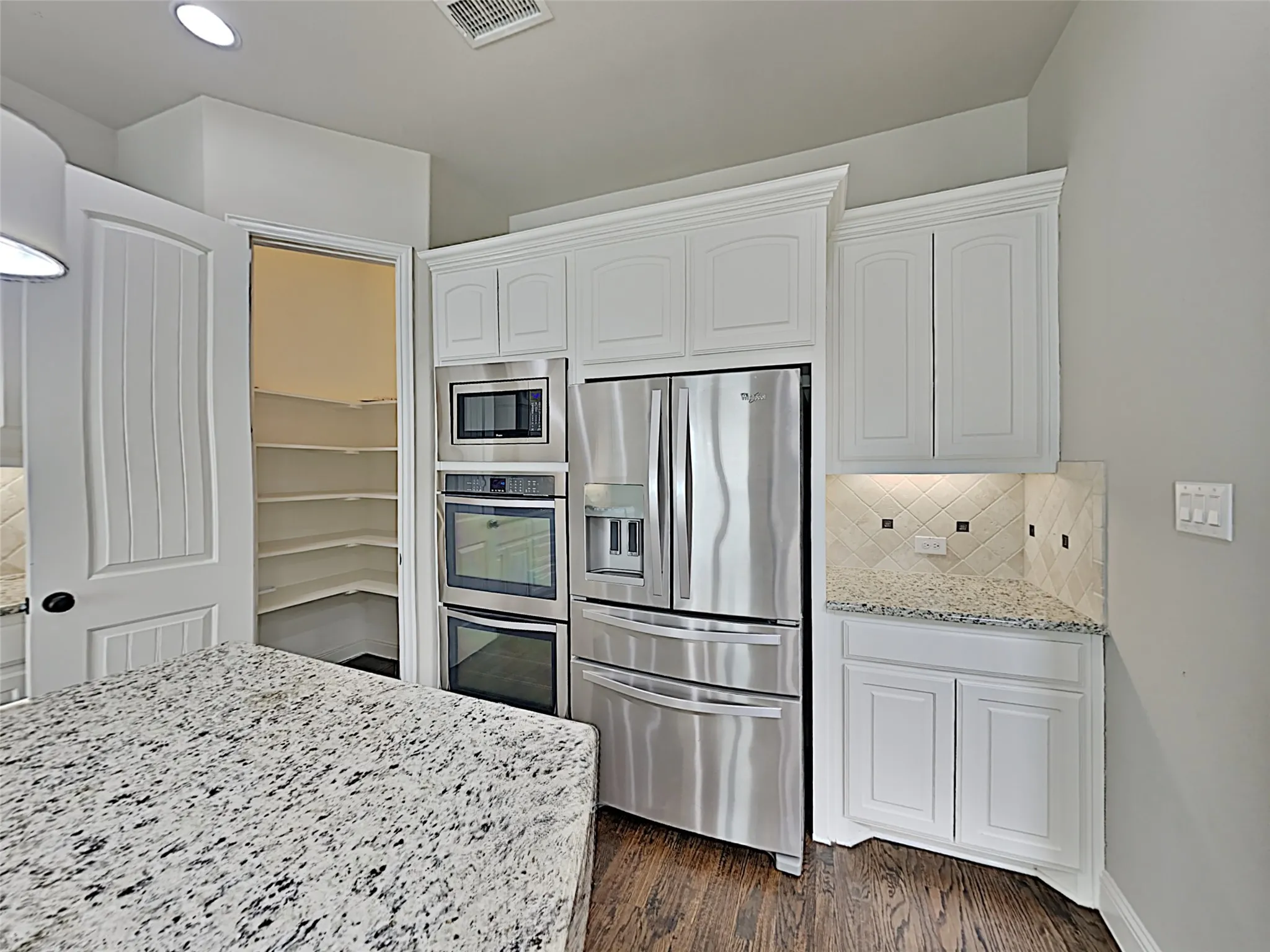 Single Family Residence For Rent in Tarrant County , 7017 Benjamin Way, Colleyville, Texas 76034, 4 Bedroom, 4 Bathroom, 3 Garage spaces, 3,501 Sqft, built in 2015, mls#21340358, Real Estate Agent in Colleyville, Homes For Rent in Tarrant county, Homes For Rent in Colleyville, Realtor in Colleyville Texas, Real Estate Brokerage Independent Realty Texas, Luminita Cordes Realtor