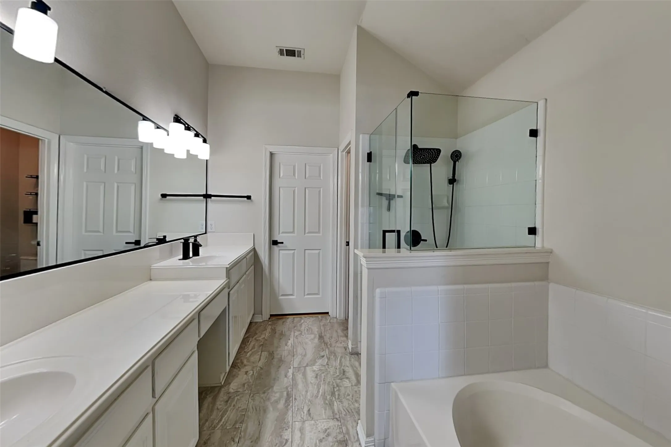Single Family Residence For Rent in Denton County , 1716 Alpine Drive, Carrollton, Texas 75007, 3 Bedroom, 2 Bathroom, 2 Garage spaces, 2,021 Sqft, built in 1998, mls#21340357, Real Estate Agent in Carrollton, Homes For Rent in Denton county, Homes For Rent in Carrollton, Realtor in Carrollton Texas, Real Estate Brokerage Independent Realty Texas, Luminita Cordes Realtor