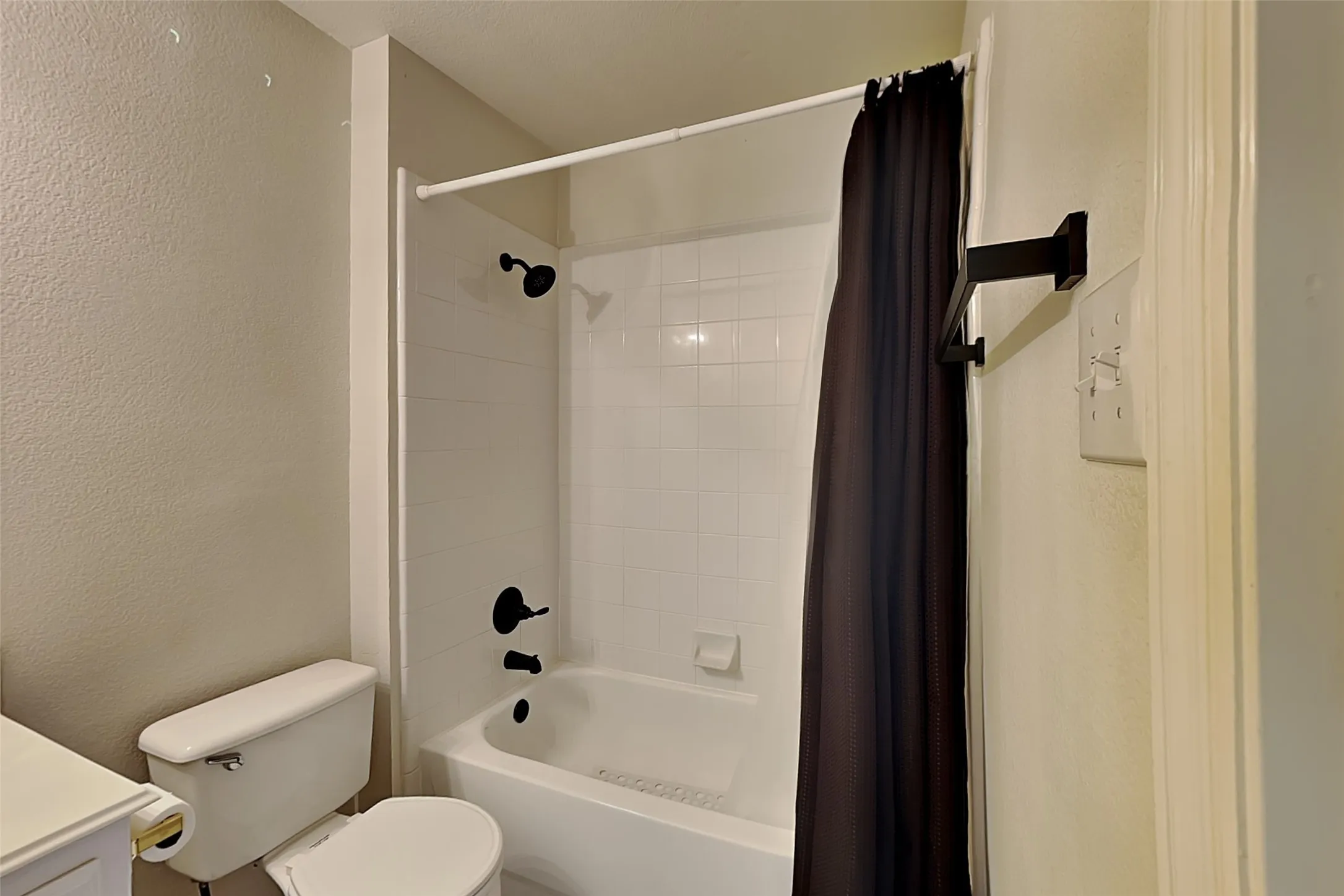 Single Family Residence For Rent in Denton County , 1716 Alpine Drive, Carrollton, Texas 75007, 3 Bedroom, 2 Bathroom, 2 Garage spaces, 2,021 Sqft, built in 1998, mls#21340357, Real Estate Agent in Carrollton, Homes For Rent in Denton county, Homes For Rent in Carrollton, Realtor in Carrollton Texas, Real Estate Brokerage Independent Realty Texas, Luminita Cordes Realtor