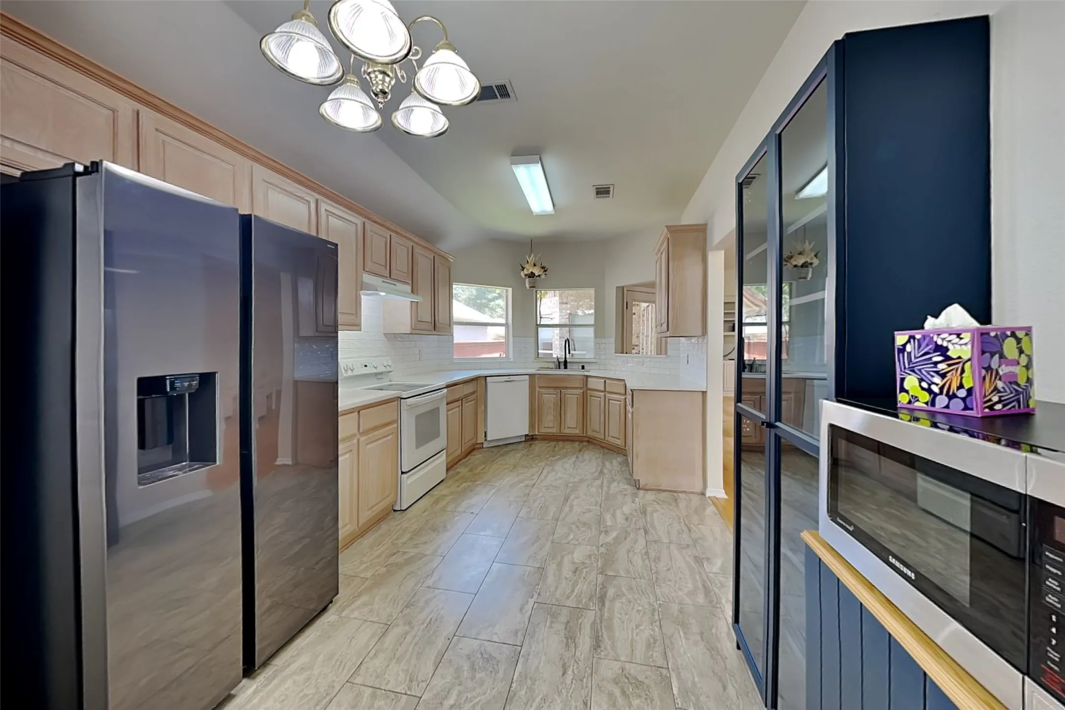Single Family Residence For Rent in Denton County , 1716 Alpine Drive, Carrollton, Texas 75007, 3 Bedroom, 2 Bathroom, 2 Garage spaces, 2,021 Sqft, built in 1998, mls#21340357, Real Estate Agent in Carrollton, Homes For Rent in Denton county, Homes For Rent in Carrollton, Realtor in Carrollton Texas, Real Estate Brokerage Independent Realty Texas, Luminita Cordes Realtor