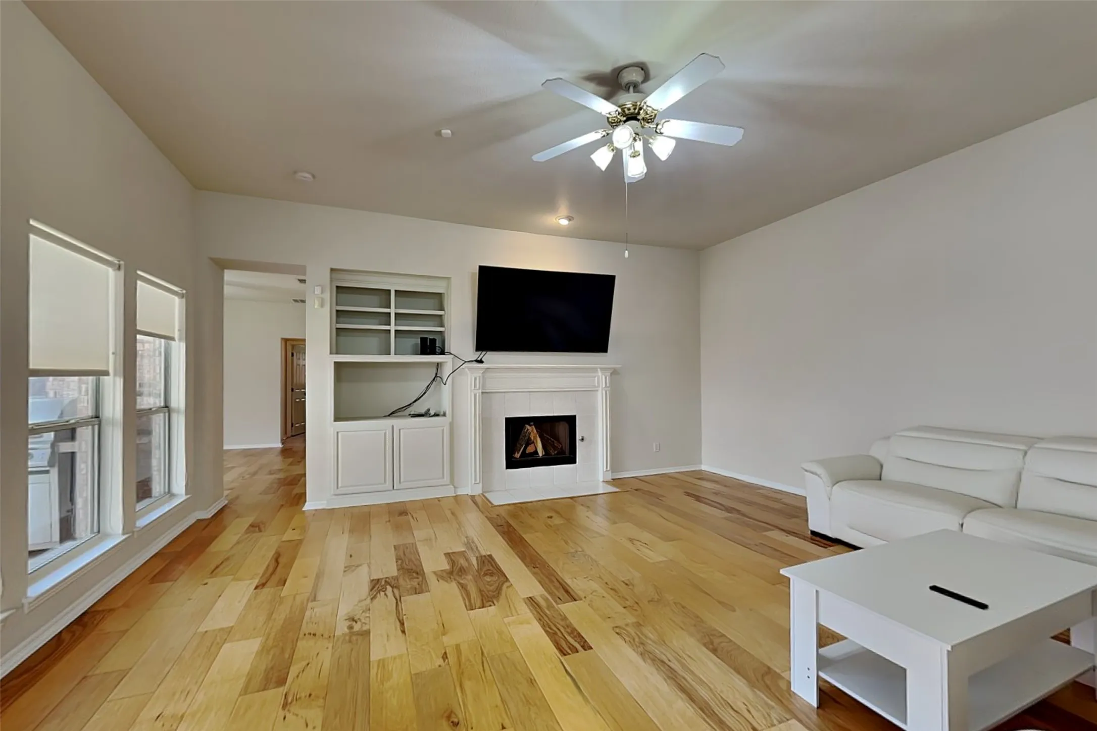 Single Family Residence For Rent in Denton County , 1716 Alpine Drive, Carrollton, Texas 75007, 3 Bedroom, 2 Bathroom, 2 Garage spaces, 2,021 Sqft, built in 1998, mls#21340357, Real Estate Agent in Carrollton, Homes For Rent in Denton county, Homes For Rent in Carrollton, Realtor in Carrollton Texas, Real Estate Brokerage Independent Realty Texas, Luminita Cordes Realtor