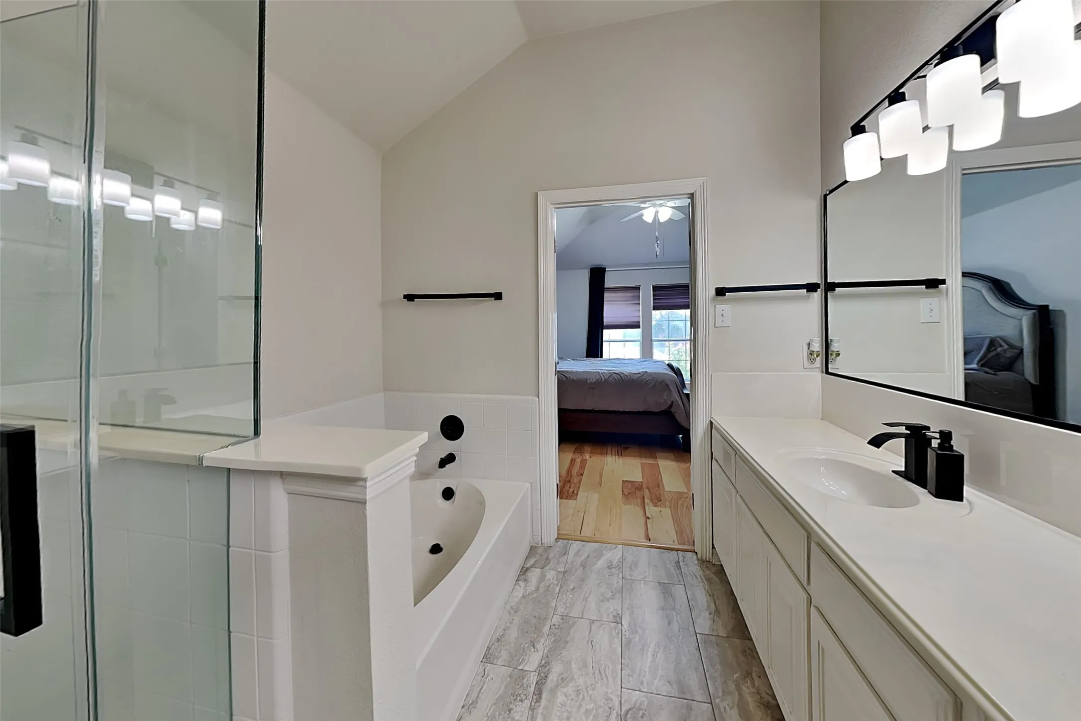 Single Family Residence For Rent in Denton County , 1716 Alpine Drive, Carrollton, Texas 75007, 3 Bedroom, 2 Bathroom, 2 Garage spaces, 2,021 Sqft, built in 1998, mls#21340357, Real Estate Agent in Carrollton, Homes For Rent in Denton county, Homes For Rent in Carrollton, Realtor in Carrollton Texas, Real Estate Brokerage Independent Realty Texas, Luminita Cordes Realtor