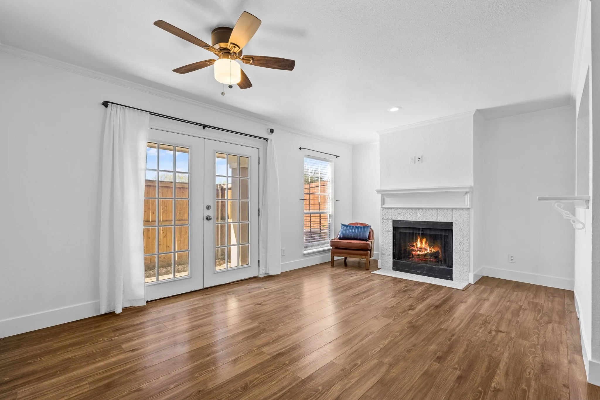 Single Family Residence For Sale in Collin County , 8400 Hickory Street 103, Frisco, Texas 75034, 1 Bedroom, 2 Bathroom, 1 Garage spaces, 884 Sqft, built in 1987, mls#21340493, Real Estate Agent in Frisco, Homes For Sale in Collin county, Homes For Sale in Frisco, Realtor in Frisco Texas, Real Estate Brokerage Independent Realty Texas, Luminita Cordes Realtor