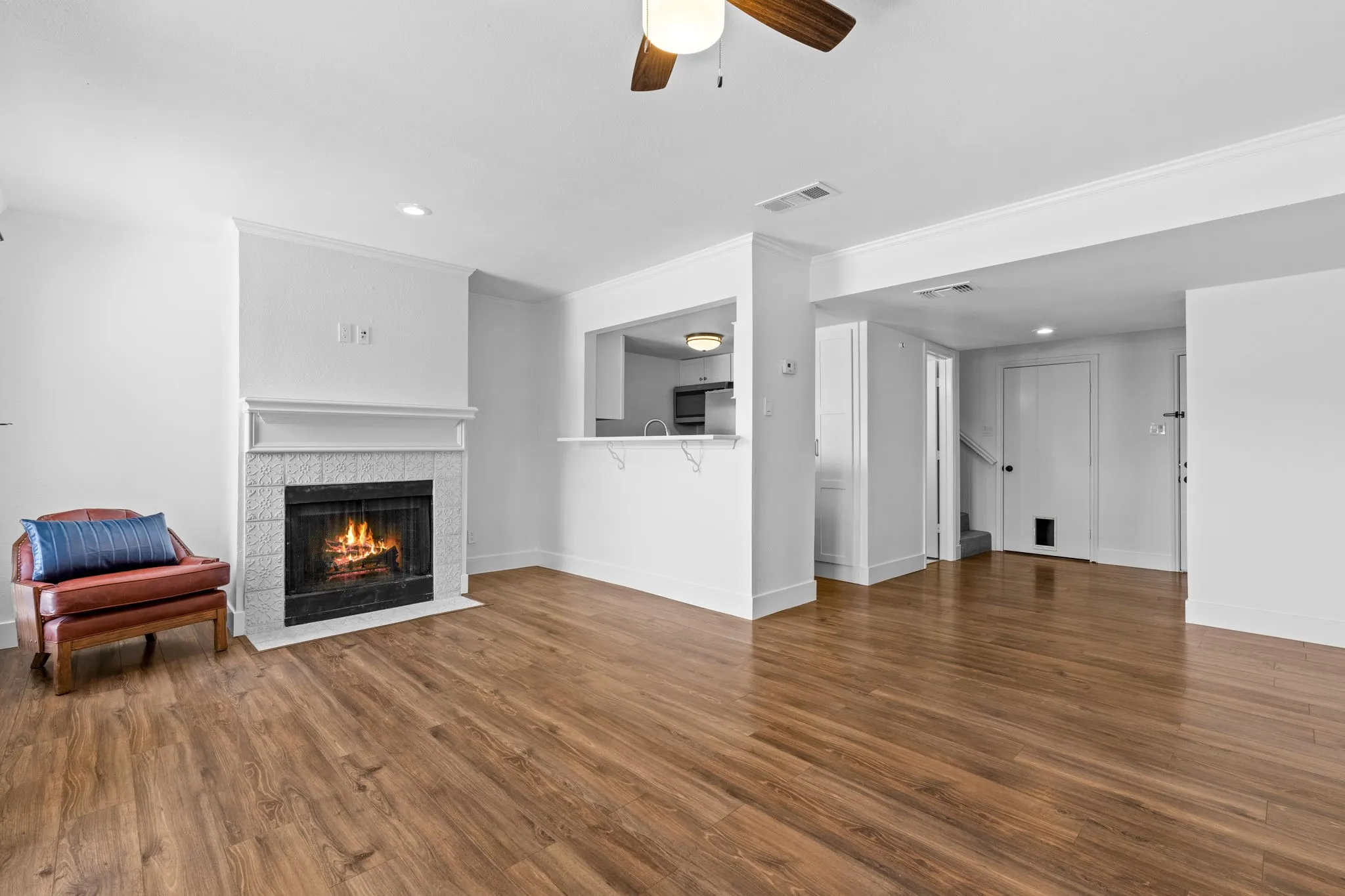 Single Family Residence For Sale in Collin County , 8400 Hickory Street 103, Frisco, Texas 75034, 1 Bedroom, 2 Bathroom, 1 Garage spaces, 884 Sqft, built in 1987, mls#21340493, Real Estate Agent in Frisco, Homes For Sale in Collin county, Homes For Sale in Frisco, Realtor in Frisco Texas, Real Estate Brokerage Independent Realty Texas, Luminita Cordes Realtor