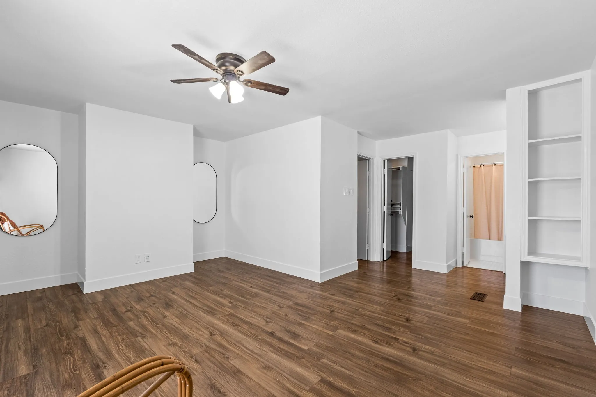 Single Family Residence For Sale in Collin County , 8400 Hickory Street 103, Frisco, Texas 75034, 1 Bedroom, 2 Bathroom, 1 Garage spaces, 884 Sqft, built in 1987, mls#21340493, Real Estate Agent in Frisco, Homes For Sale in Collin county, Homes For Sale in Frisco, Realtor in Frisco Texas, Real Estate Brokerage Independent Realty Texas, Luminita Cordes Realtor