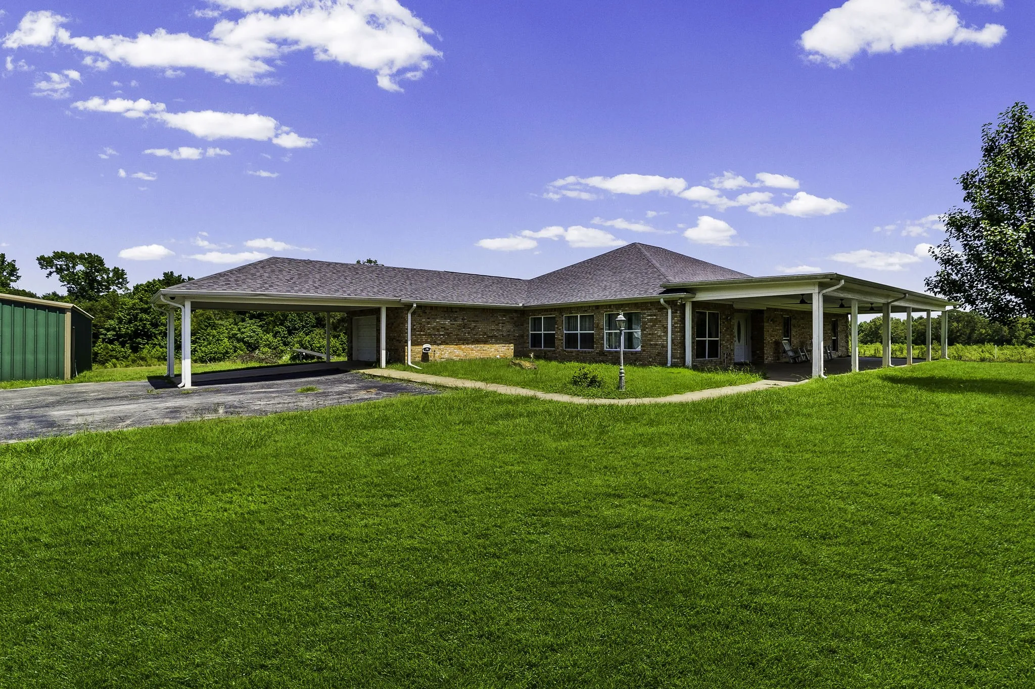 Single Family Residence For Sale in Anderson County , 804 AN County Road 164, Elkhart, Texas 75839, 4 Bedroom, 3 Bathroom, 1 Garage spaces, 2,730 Sqft, built in 2003, mls#21336942, Real Estate Agent in Elkhart, Homes For Sale in Anderson county, Homes For Sale in Elkhart, Realtor in Elkhart Texas, Real Estate Brokerage Independent Realty Texas, Luminita Cordes Realtor