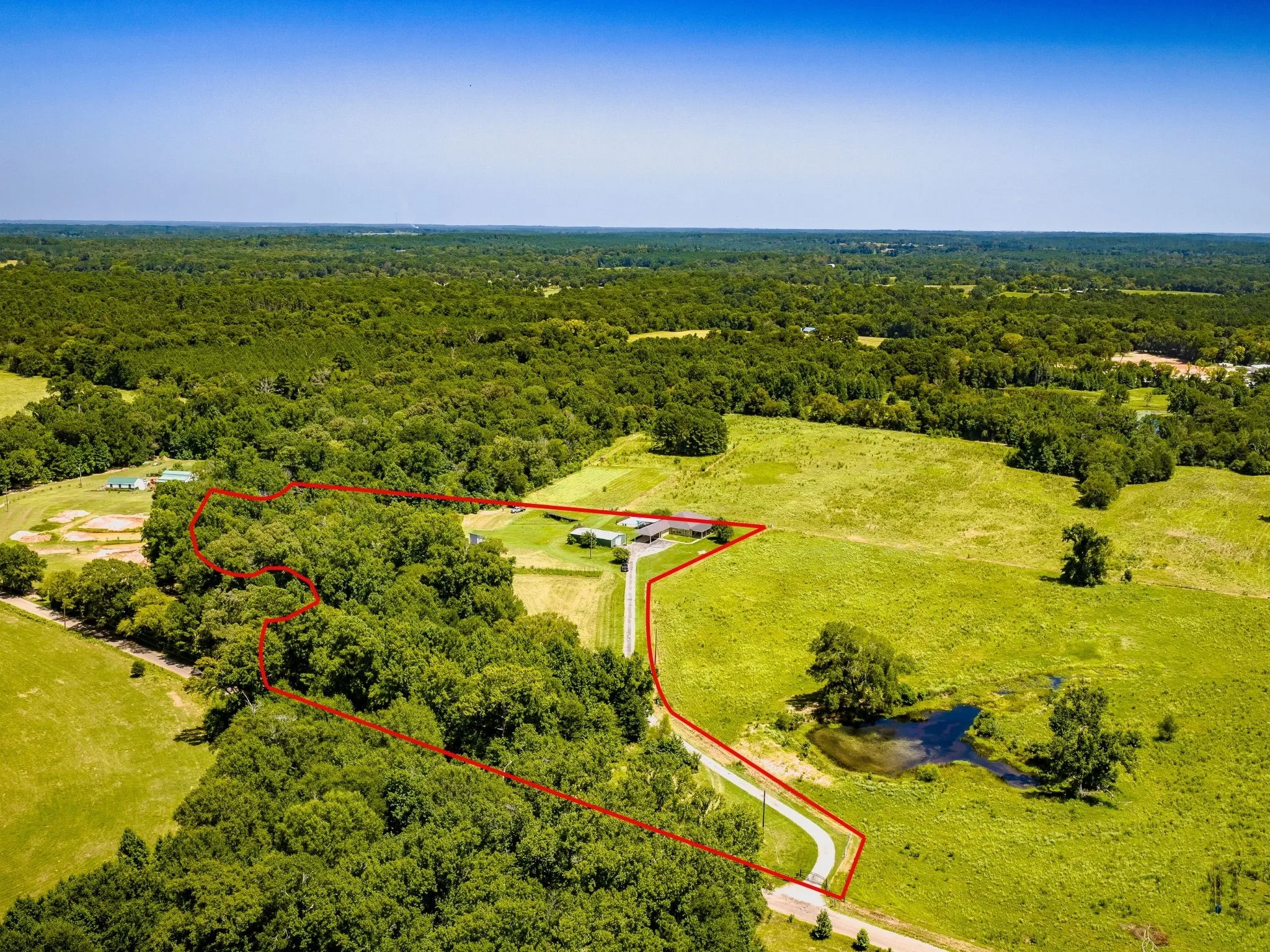 Single Family Residence For Sale in Anderson County , 804 AN County Road 164, Elkhart, Texas 75839, 4 Bedroom, 3 Bathroom, 1 Garage spaces, 2,730 Sqft, built in 2003, mls#21336942, Real Estate Agent in Elkhart, Homes For Sale in Anderson county, Homes For Sale in Elkhart, Realtor in Elkhart Texas, Real Estate Brokerage Independent Realty Texas, Luminita Cordes Realtor