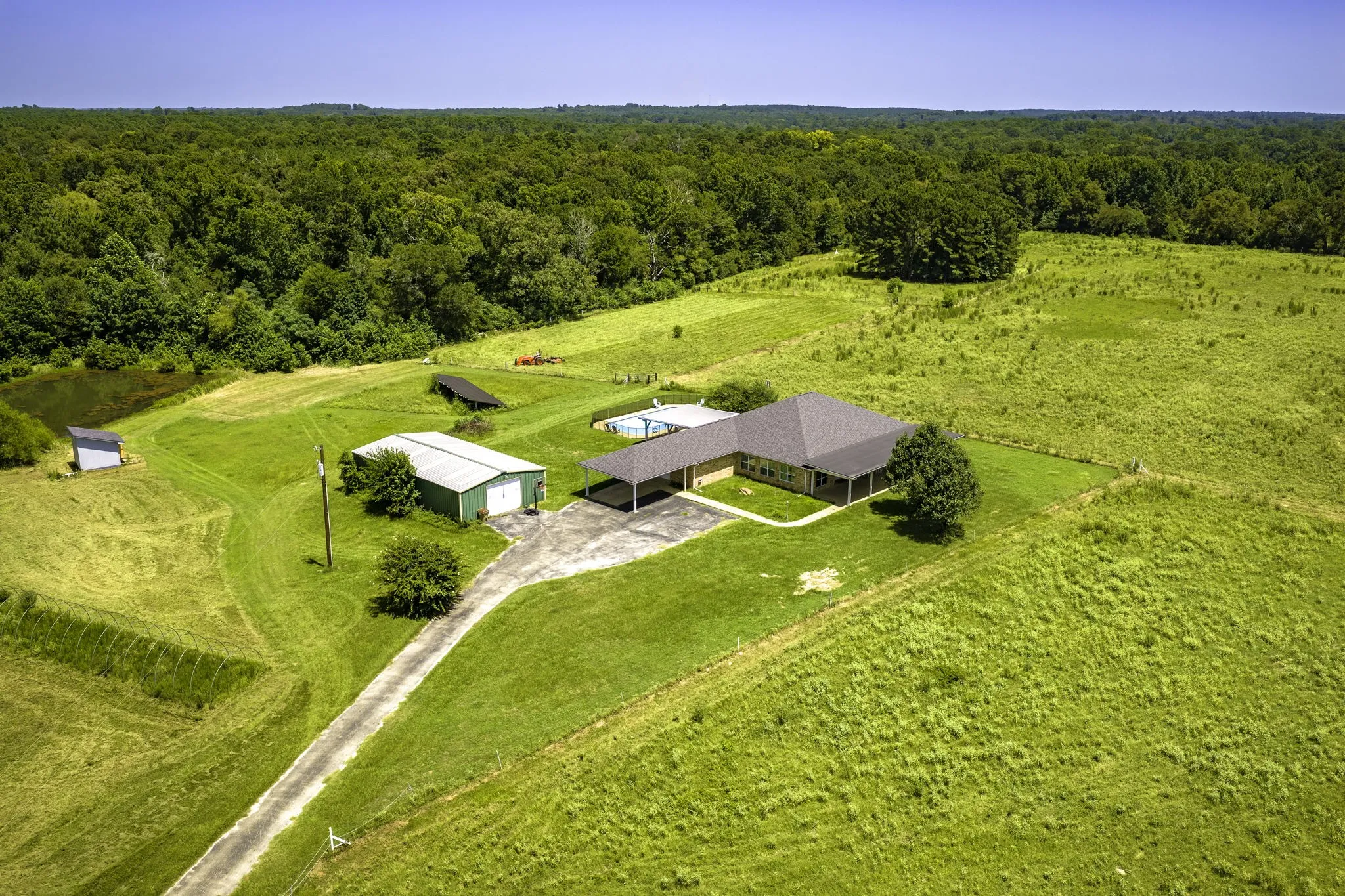 Single Family Residence For Sale in Anderson County , 804 AN County Road 164, Elkhart, Texas 75839, 4 Bedroom, 3 Bathroom, 1 Garage spaces, 2,730 Sqft, built in 2003, mls#21336942, Real Estate Agent in Elkhart, Homes For Sale in Anderson county, Homes For Sale in Elkhart, Realtor in Elkhart Texas, Real Estate Brokerage Independent Realty Texas, Luminita Cordes Realtor