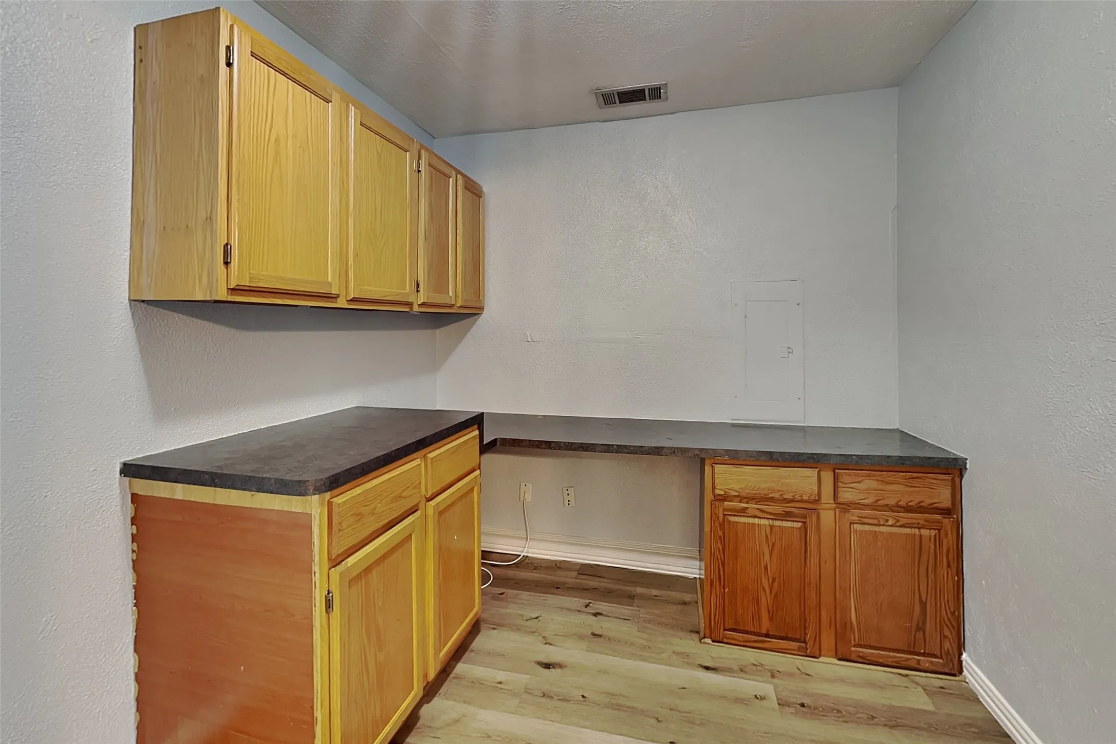 Single Family Residence For Rent in Collin County , 1913 Briarwood Drive, Plano, Texas 75074, 4 Bedroom, 2 Bathroom, Garage spaces, 1,277 Sqft, built in 1971, mls#21340355, Real Estate Agent in Plano, Homes For Rent in Collin county, Homes For Rent in Plano, Realtor in Plano Texas, Real Estate Brokerage Independent Realty Texas, Luminita Cordes Realtor