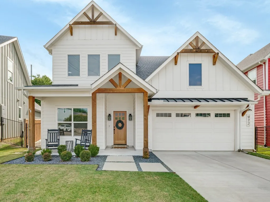 Single Family Residence For Sale in Tarrant County , 972 Meadow Bend Loop S, Grapevine, Texas 76051, 4 Bedroom, 4 Bathroom, 2 Garage spaces, 3,023 Sqft, built in 2020, mls#21339585, Real Estate Agent in Grapevine, Homes For Sale in Tarrant county, Homes For Sale in Grapevine, Realtor in Grapevine Texas, Real Estate Brokerage Independent Realty Texas, Luminita Cordes Realtor