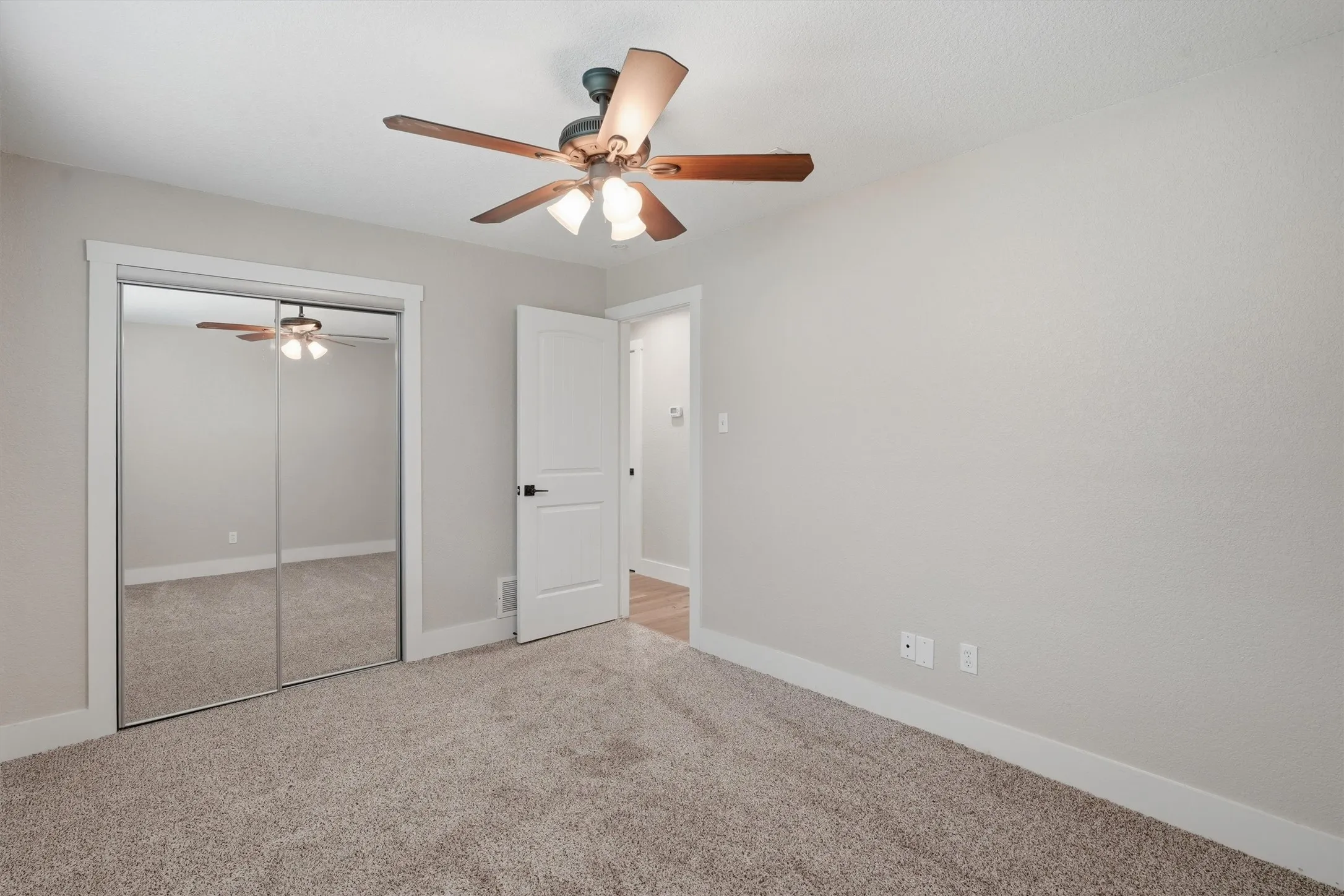 Single Family Residence For Sale in Denton County , 332 S Sealy Avenue, Justin, Texas 76247, 3 Bedroom, 2 Bathroom, 2 Garage spaces, 1,326 Sqft, built in 1984, mls#21334910, Real Estate Agent in Justin, Homes For Sale in Denton county, Homes For Sale in Justin, Realtor in Justin Texas, Real Estate Brokerage Independent Realty Texas, Luminita Cordes Realtor