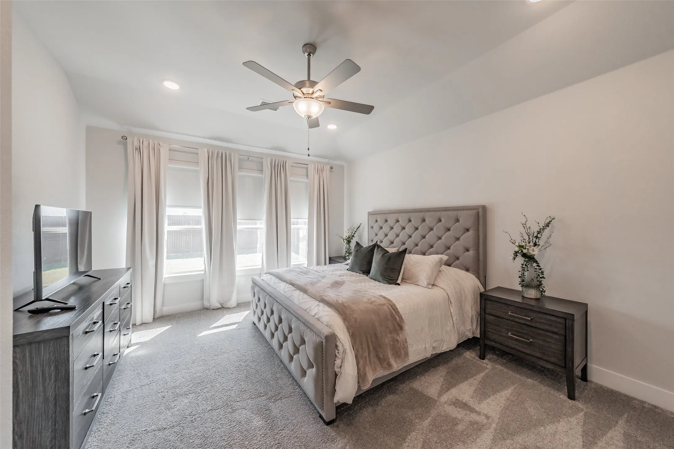 Single Family Residence For Sale in Tarrant County , 918 Hawthorn Lane, Mansfield, Texas 76063, 3 Bedroom, 3 Bathroom, 2 Garage spaces, 2,091 Sqft, built in 2023, mls#21339442, Real Estate Agent in Mansfield, Homes For Sale in Tarrant county, Homes For Sale in Mansfield, Realtor in Mansfield Texas, Real Estate Brokerage Independent Realty Texas, Luminita Cordes Realtor