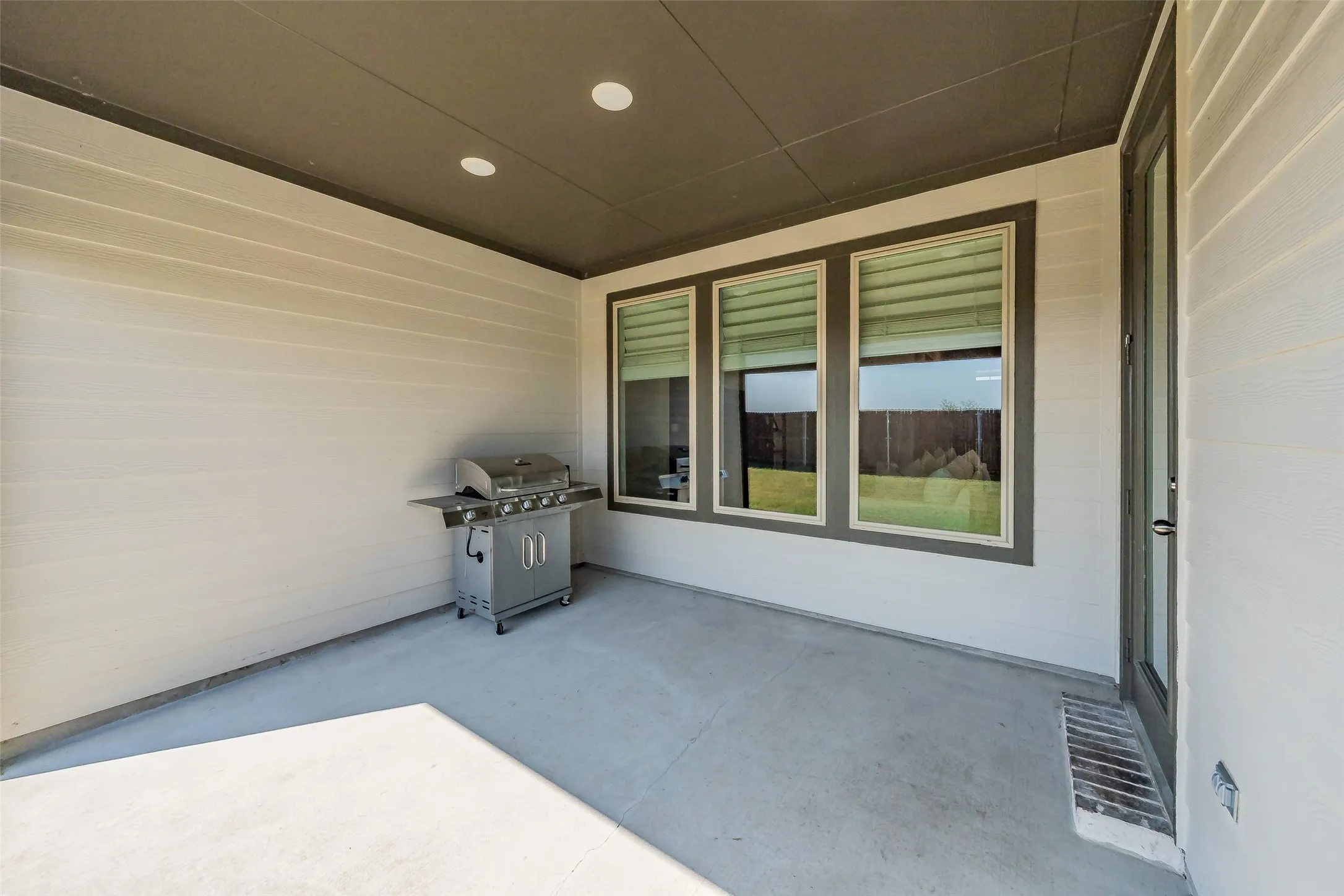 Single Family Residence For Sale in Tarrant County , 918 Hawthorn Lane, Mansfield, Texas 76063, 3 Bedroom, 3 Bathroom, 2 Garage spaces, 2,091 Sqft, built in 2023, mls#21339442, Real Estate Agent in Mansfield, Homes For Sale in Tarrant county, Homes For Sale in Mansfield, Realtor in Mansfield Texas, Real Estate Brokerage Independent Realty Texas, Luminita Cordes Realtor