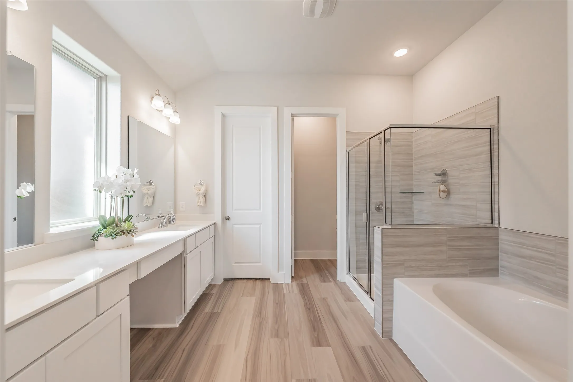 Single Family Residence For Sale in Tarrant County , 918 Hawthorn Lane, Mansfield, Texas 76063, 3 Bedroom, 3 Bathroom, 2 Garage spaces, 2,091 Sqft, built in 2023, mls#21339442, Real Estate Agent in Mansfield, Homes For Sale in Tarrant county, Homes For Sale in Mansfield, Realtor in Mansfield Texas, Real Estate Brokerage Independent Realty Texas, Luminita Cordes Realtor
