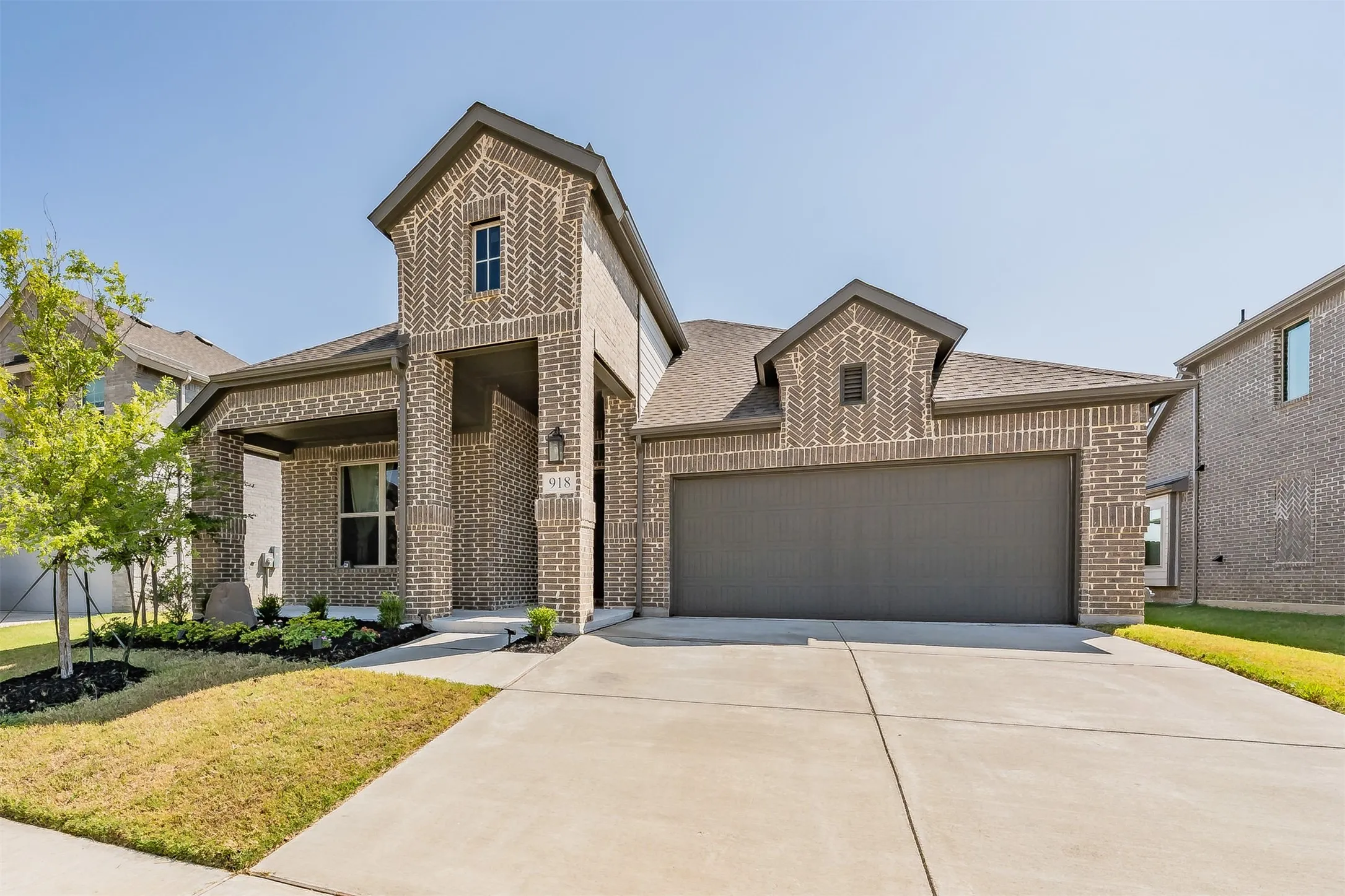 Single Family Residence For Sale in Tarrant County , 918 Hawthorn Lane, Mansfield, Texas 76063, 3 Bedroom, 3 Bathroom, 2 Garage spaces, 2,091 Sqft, built in 2023, mls#21339442, Real Estate Agent in Mansfield, Homes For Sale in Tarrant county, Homes For Sale in Mansfield, Realtor in Mansfield Texas, Real Estate Brokerage Independent Realty Texas, Luminita Cordes Realtor