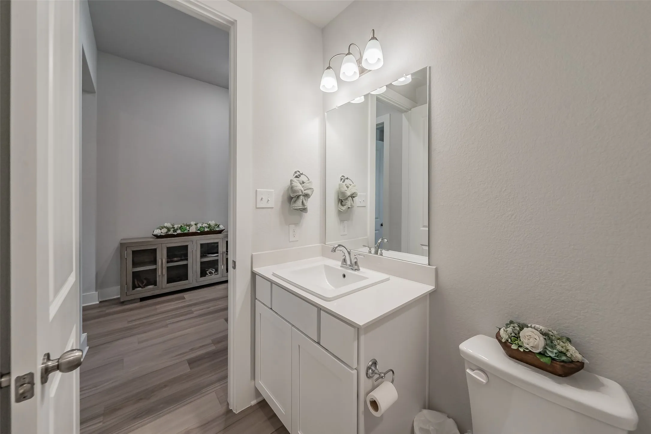 Single Family Residence For Sale in Tarrant County , 918 Hawthorn Lane, Mansfield, Texas 76063, 3 Bedroom, 3 Bathroom, 2 Garage spaces, 2,091 Sqft, built in 2023, mls#21339442, Real Estate Agent in Mansfield, Homes For Sale in Tarrant county, Homes For Sale in Mansfield, Realtor in Mansfield Texas, Real Estate Brokerage Independent Realty Texas, Luminita Cordes Realtor