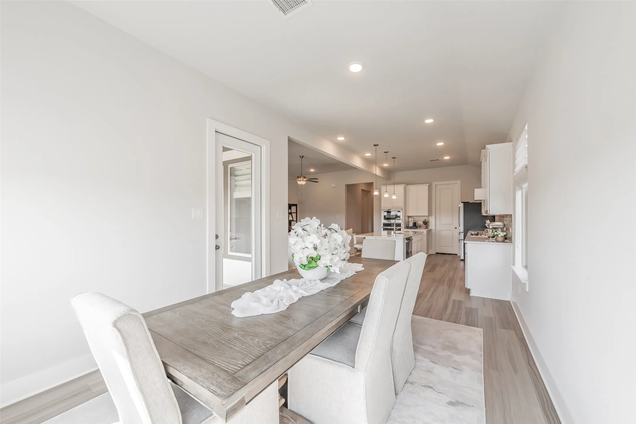 Single Family Residence For Sale in Tarrant County , 918 Hawthorn Lane, Mansfield, Texas 76063, 3 Bedroom, 3 Bathroom, 2 Garage spaces, 2,091 Sqft, built in 2023, mls#21339442, Real Estate Agent in Mansfield, Homes For Sale in Tarrant county, Homes For Sale in Mansfield, Realtor in Mansfield Texas, Real Estate Brokerage Independent Realty Texas, Luminita Cordes Realtor