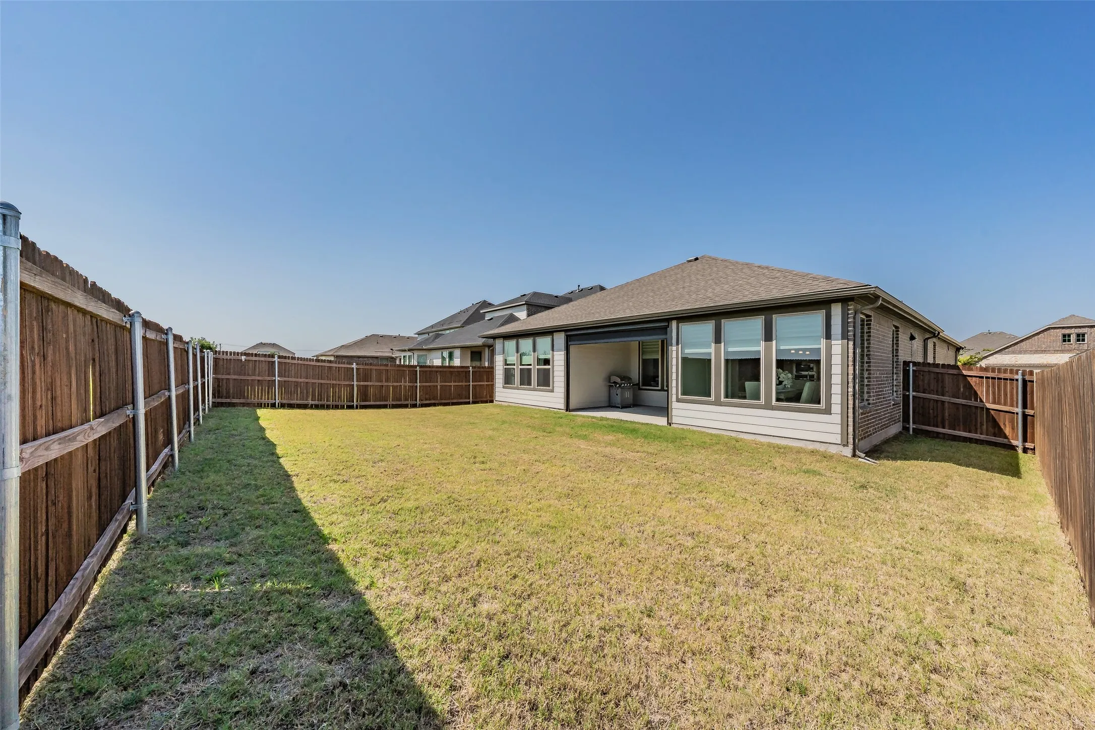 Single Family Residence For Sale in Tarrant County , 918 Hawthorn Lane, Mansfield, Texas 76063, 3 Bedroom, 3 Bathroom, 2 Garage spaces, 2,091 Sqft, built in 2023, mls#21339442, Real Estate Agent in Mansfield, Homes For Sale in Tarrant county, Homes For Sale in Mansfield, Realtor in Mansfield Texas, Real Estate Brokerage Independent Realty Texas, Luminita Cordes Realtor