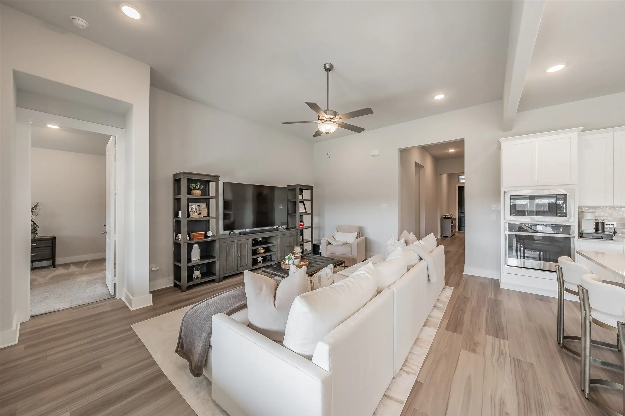 Single Family Residence For Sale in Tarrant County , 918 Hawthorn Lane, Mansfield, Texas 76063, 3 Bedroom, 3 Bathroom, 2 Garage spaces, 2,091 Sqft, built in 2023, mls#21339442, Real Estate Agent in Mansfield, Homes For Sale in Tarrant county, Homes For Sale in Mansfield, Realtor in Mansfield Texas, Real Estate Brokerage Independent Realty Texas, Luminita Cordes Realtor