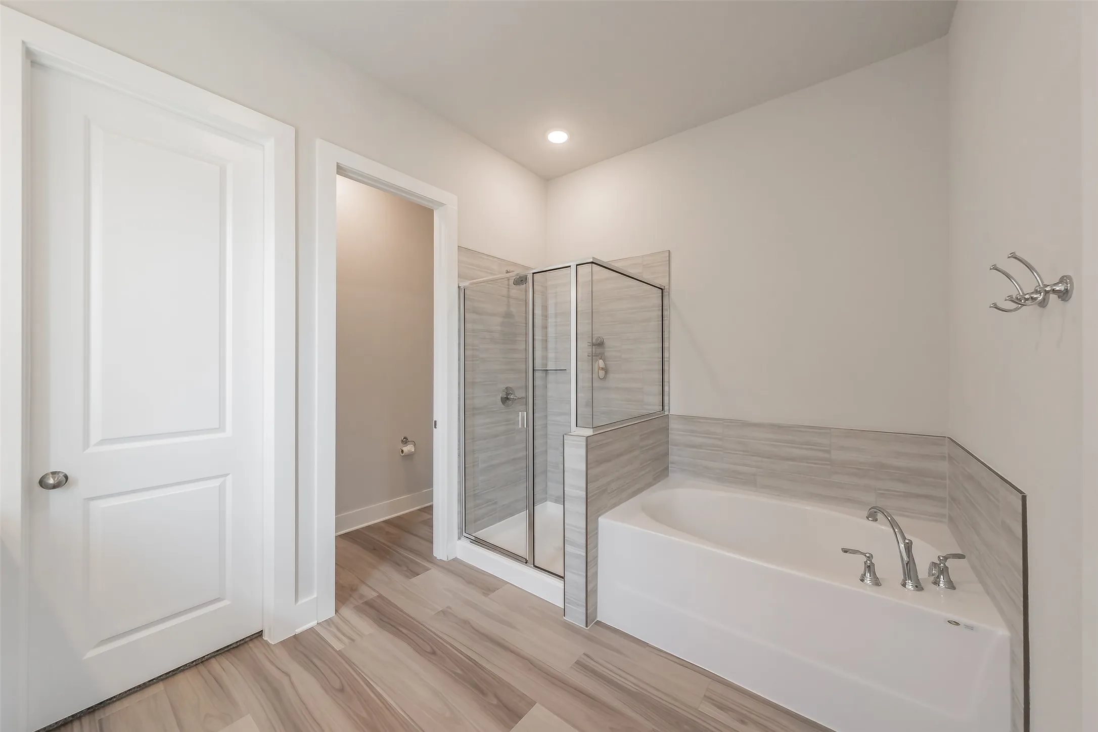 Single Family Residence For Sale in Tarrant County , 918 Hawthorn Lane, Mansfield, Texas 76063, 3 Bedroom, 3 Bathroom, 2 Garage spaces, 2,091 Sqft, built in 2023, mls#21339442, Real Estate Agent in Mansfield, Homes For Sale in Tarrant county, Homes For Sale in Mansfield, Realtor in Mansfield Texas, Real Estate Brokerage Independent Realty Texas, Luminita Cordes Realtor