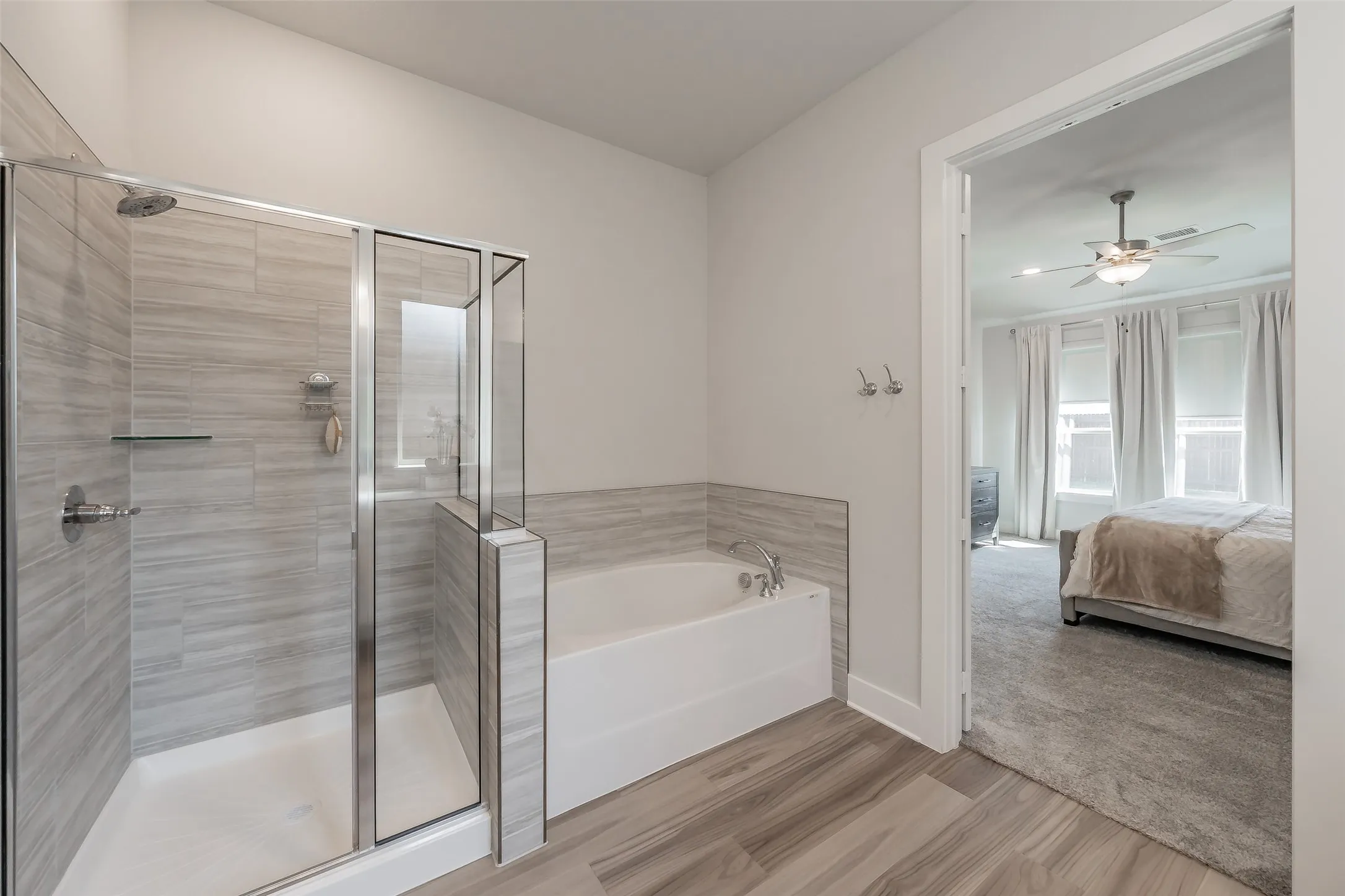 Single Family Residence For Sale in Tarrant County , 918 Hawthorn Lane, Mansfield, Texas 76063, 3 Bedroom, 3 Bathroom, 2 Garage spaces, 2,091 Sqft, built in 2023, mls#21339442, Real Estate Agent in Mansfield, Homes For Sale in Tarrant county, Homes For Sale in Mansfield, Realtor in Mansfield Texas, Real Estate Brokerage Independent Realty Texas, Luminita Cordes Realtor