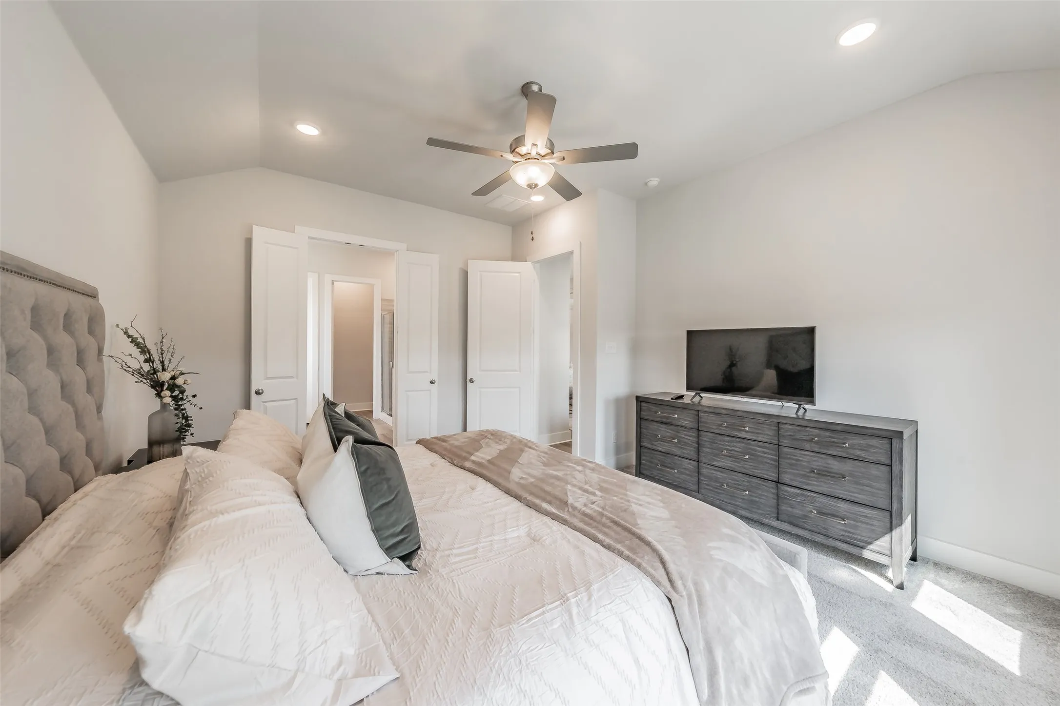 Single Family Residence For Sale in Tarrant County , 918 Hawthorn Lane, Mansfield, Texas 76063, 3 Bedroom, 3 Bathroom, 2 Garage spaces, 2,091 Sqft, built in 2023, mls#21339442, Real Estate Agent in Mansfield, Homes For Sale in Tarrant county, Homes For Sale in Mansfield, Realtor in Mansfield Texas, Real Estate Brokerage Independent Realty Texas, Luminita Cordes Realtor