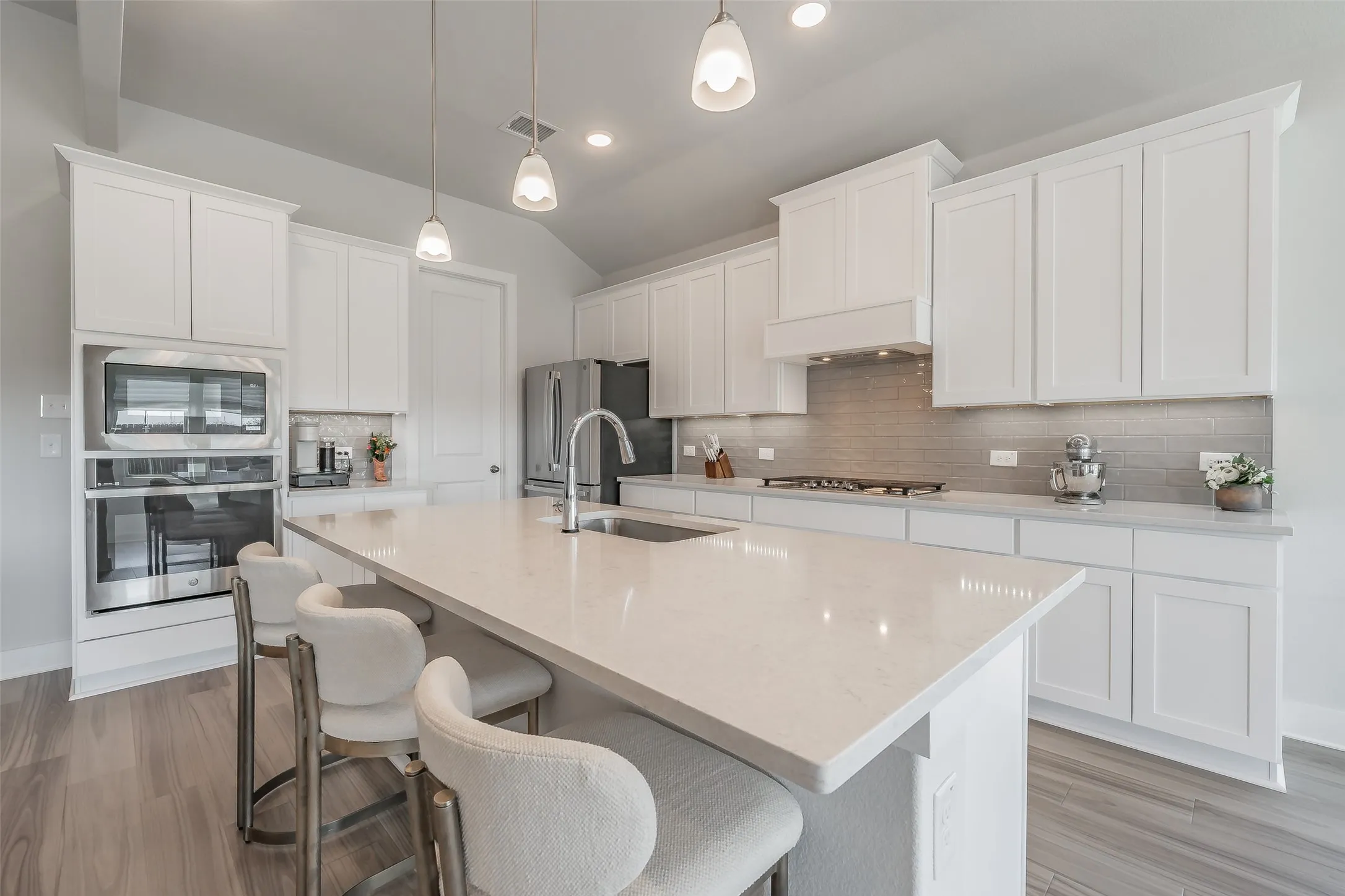 Single Family Residence For Sale in Tarrant County , 918 Hawthorn Lane, Mansfield, Texas 76063, 3 Bedroom, 3 Bathroom, 2 Garage spaces, 2,091 Sqft, built in 2023, mls#21339442, Real Estate Agent in Mansfield, Homes For Sale in Tarrant county, Homes For Sale in Mansfield, Realtor in Mansfield Texas, Real Estate Brokerage Independent Realty Texas, Luminita Cordes Realtor