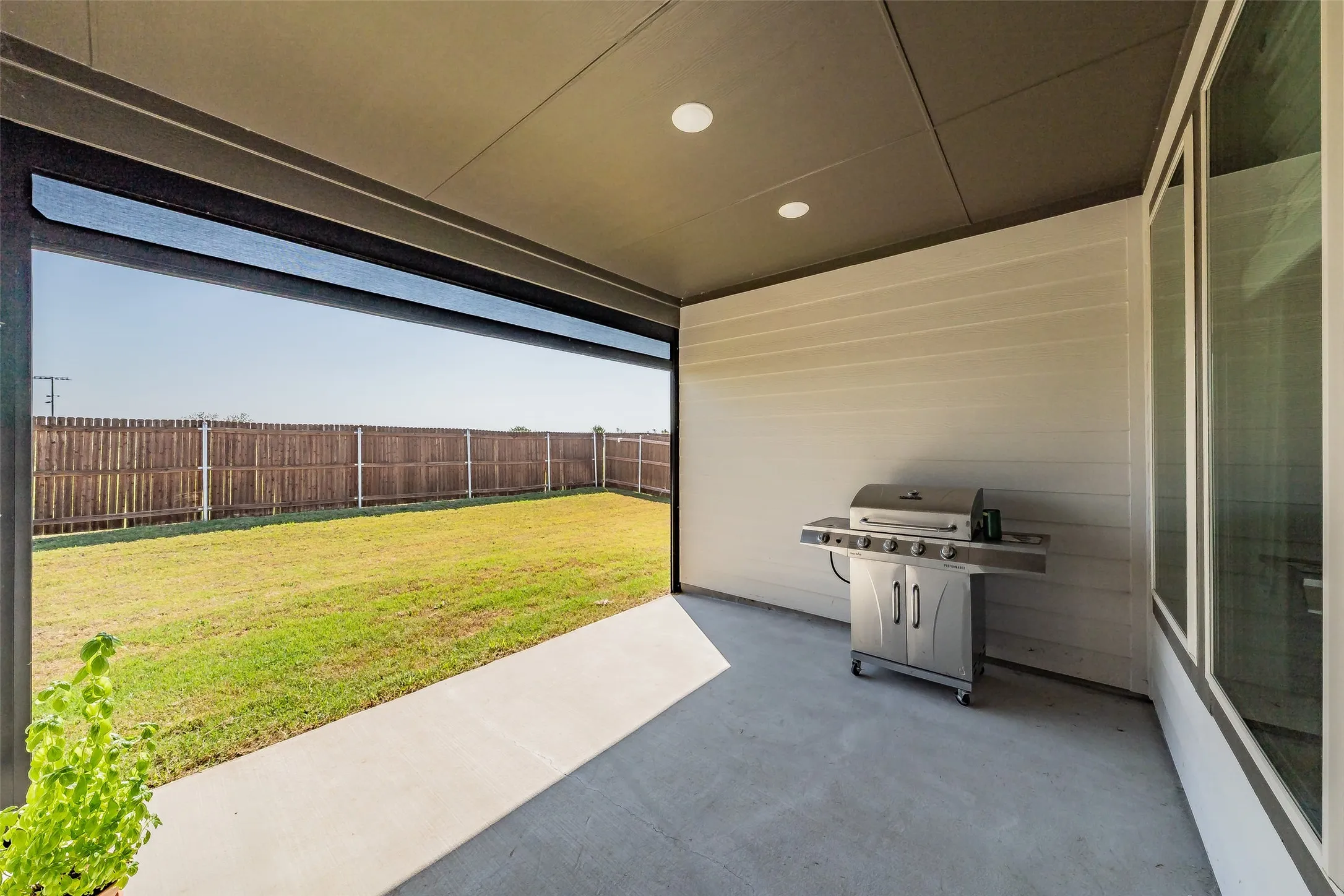 Single Family Residence For Sale in Tarrant County , 918 Hawthorn Lane, Mansfield, Texas 76063, 3 Bedroom, 3 Bathroom, 2 Garage spaces, 2,091 Sqft, built in 2023, mls#21339442, Real Estate Agent in Mansfield, Homes For Sale in Tarrant county, Homes For Sale in Mansfield, Realtor in Mansfield Texas, Real Estate Brokerage Independent Realty Texas, Luminita Cordes Realtor