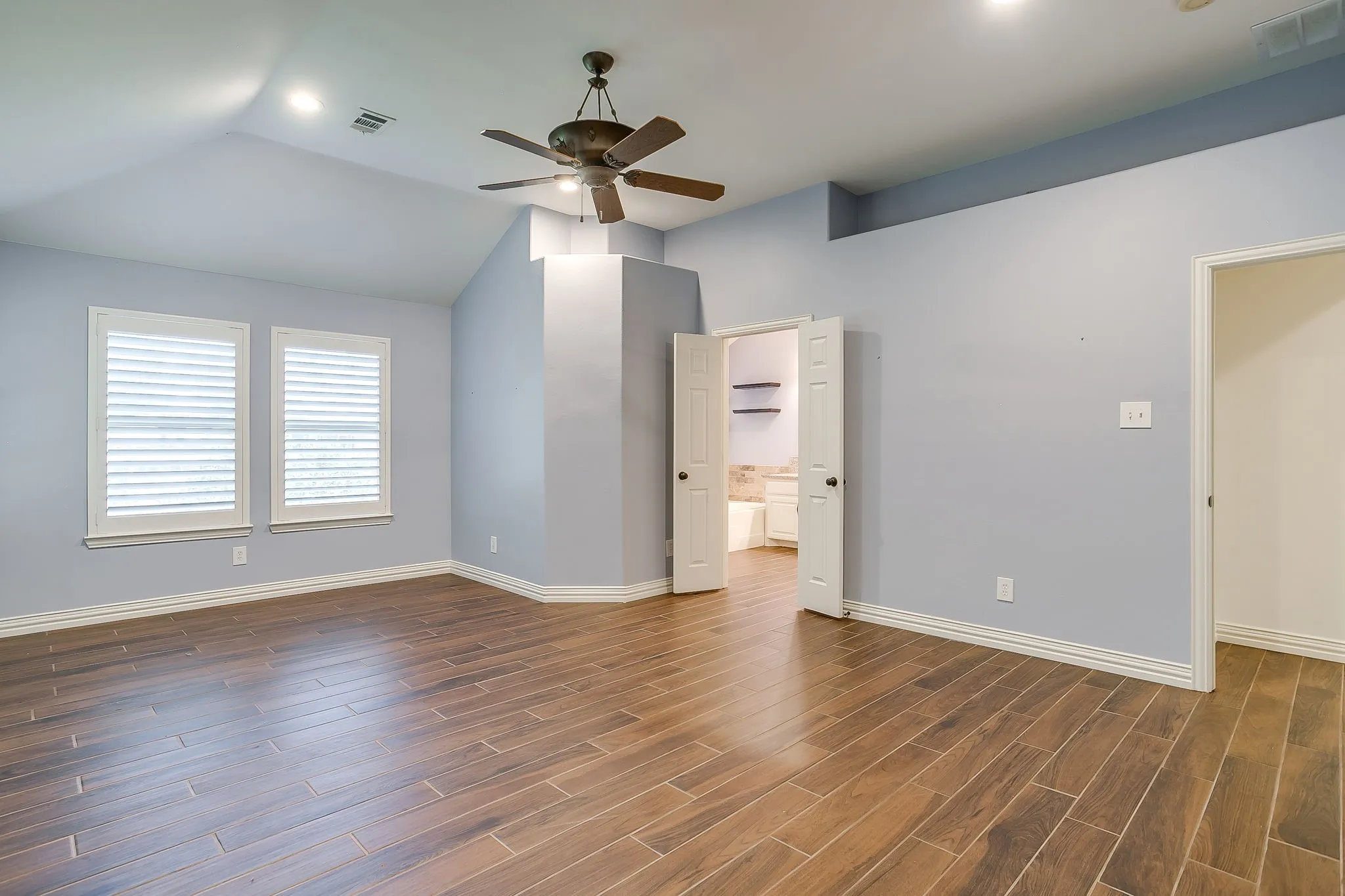 Single Family Residence For Sale in Denton County , 1409 Montevideo Court, Denton, Texas 76210, 4 Bedroom, 2 Bathroom, 2 Garage spaces, 2,379 Sqft, built in 2001, mls#21336383, Real Estate Agent in Denton, Homes For Sale in Denton county, Homes For Sale in Denton, Realtor in Denton Texas, Real Estate Brokerage Independent Realty Texas, Luminita Cordes Realtor