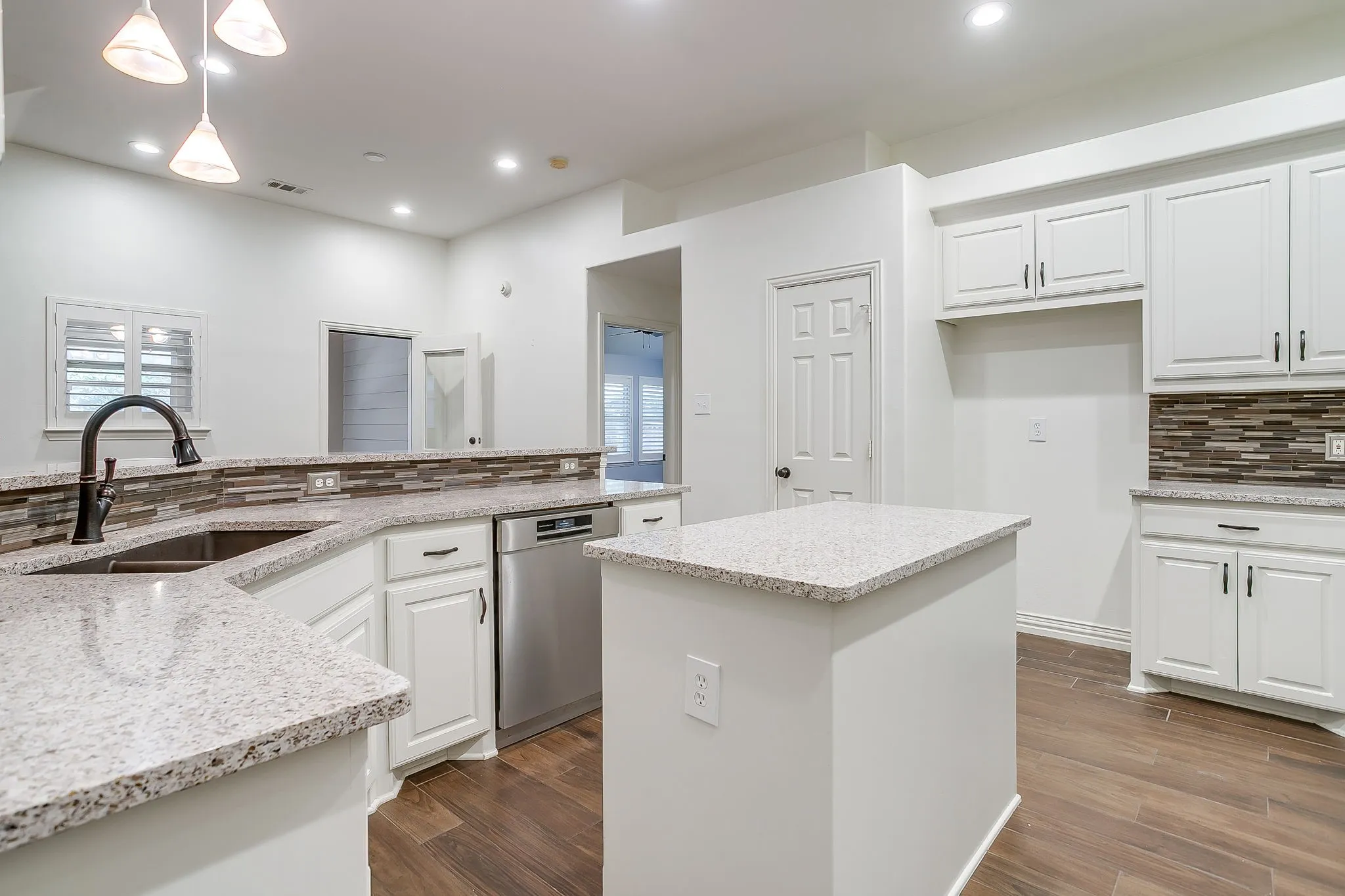 Single Family Residence For Sale in Denton County , 1409 Montevideo Court, Denton, Texas 76210, 4 Bedroom, 2 Bathroom, 2 Garage spaces, 2,379 Sqft, built in 2001, mls#21336383, Real Estate Agent in Denton, Homes For Sale in Denton county, Homes For Sale in Denton, Realtor in Denton Texas, Real Estate Brokerage Independent Realty Texas, Luminita Cordes Realtor
