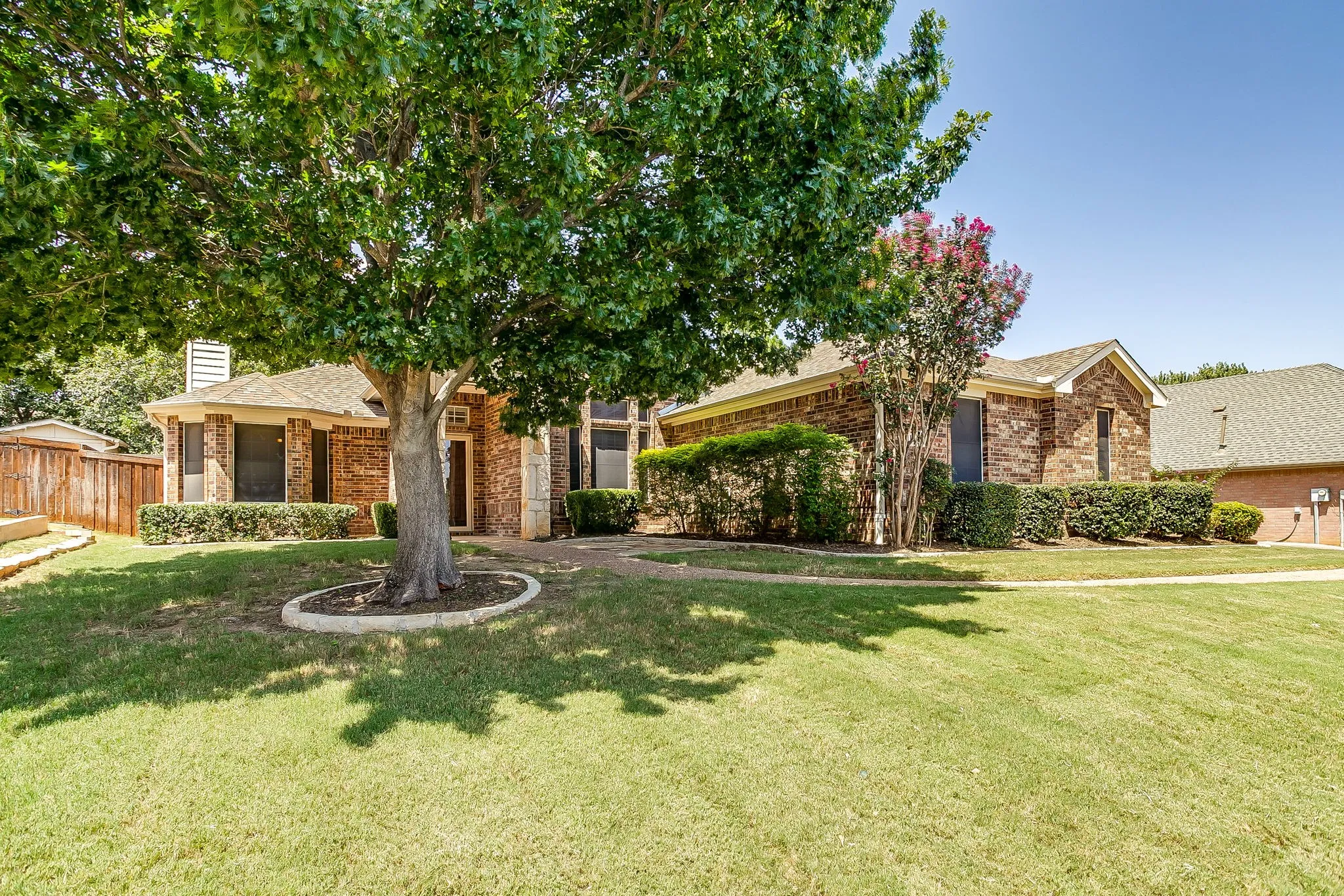 Single Family Residence For Sale in Denton County , 1409 Montevideo Court, Denton, Texas 76210, 4 Bedroom, 2 Bathroom, 2 Garage spaces, 2,379 Sqft, built in 2001, mls#21336383, Real Estate Agent in Denton, Homes For Sale in Denton county, Homes For Sale in Denton, Realtor in Denton Texas, Real Estate Brokerage Independent Realty Texas, Luminita Cordes Realtor