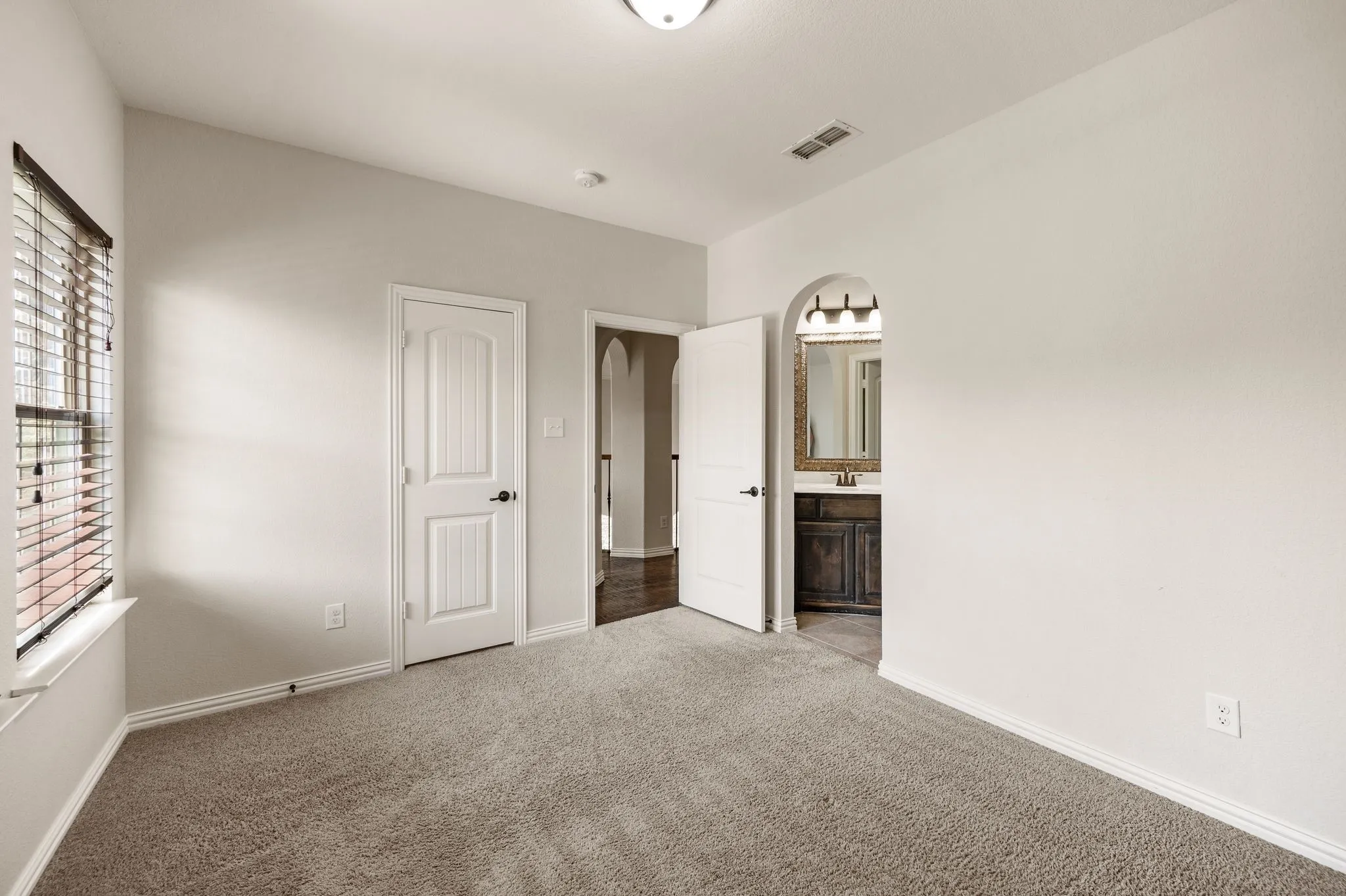 Single Family Residence For Sale in Tarrant County , 7216 E Nirvana Circle, North Richland Hills, Texas 76182, 4 Bedroom, 4 Bathroom, 3 Garage spaces, 3,002 Sqft, built in 2014, mls#21340490, Real Estate Agent in North Richland Hills, Homes For Sale in Tarrant county, Homes For Sale in North Richland Hills, Realtor in North Richland Hills Texas, Real Estate Brokerage Independent Realty Texas, Luminita Cordes Realtor