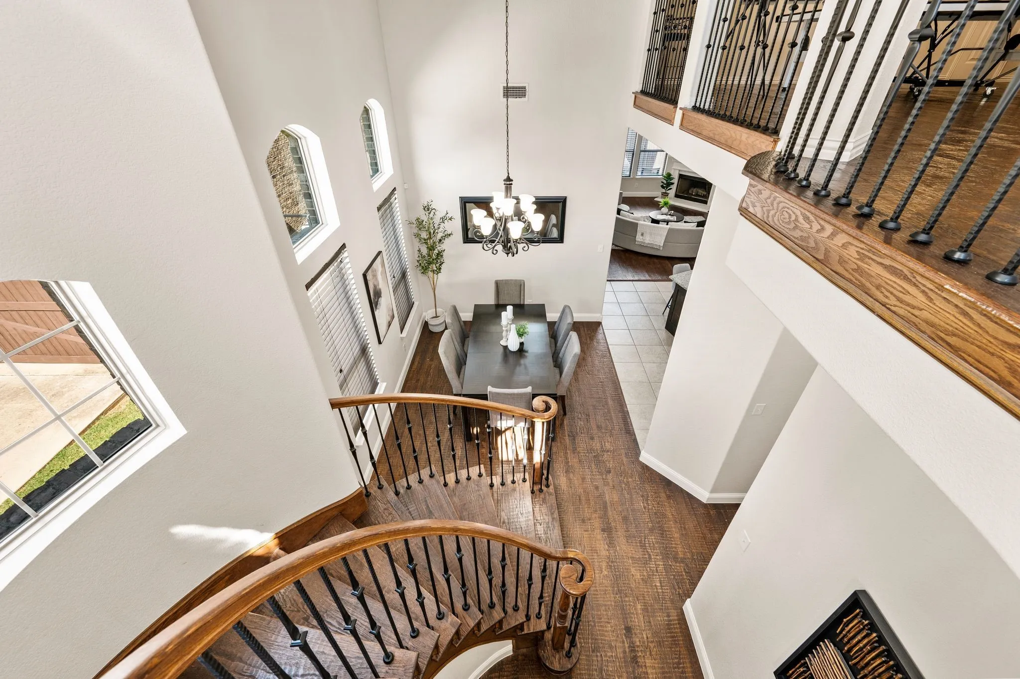 Single Family Residence For Sale in Tarrant County , 7216 E Nirvana Circle, North Richland Hills, Texas 76182, 4 Bedroom, 4 Bathroom, 3 Garage spaces, 3,002 Sqft, built in 2014, mls#21340490, Real Estate Agent in North Richland Hills, Homes For Sale in Tarrant county, Homes For Sale in North Richland Hills, Realtor in North Richland Hills Texas, Real Estate Brokerage Independent Realty Texas, Luminita Cordes Realtor