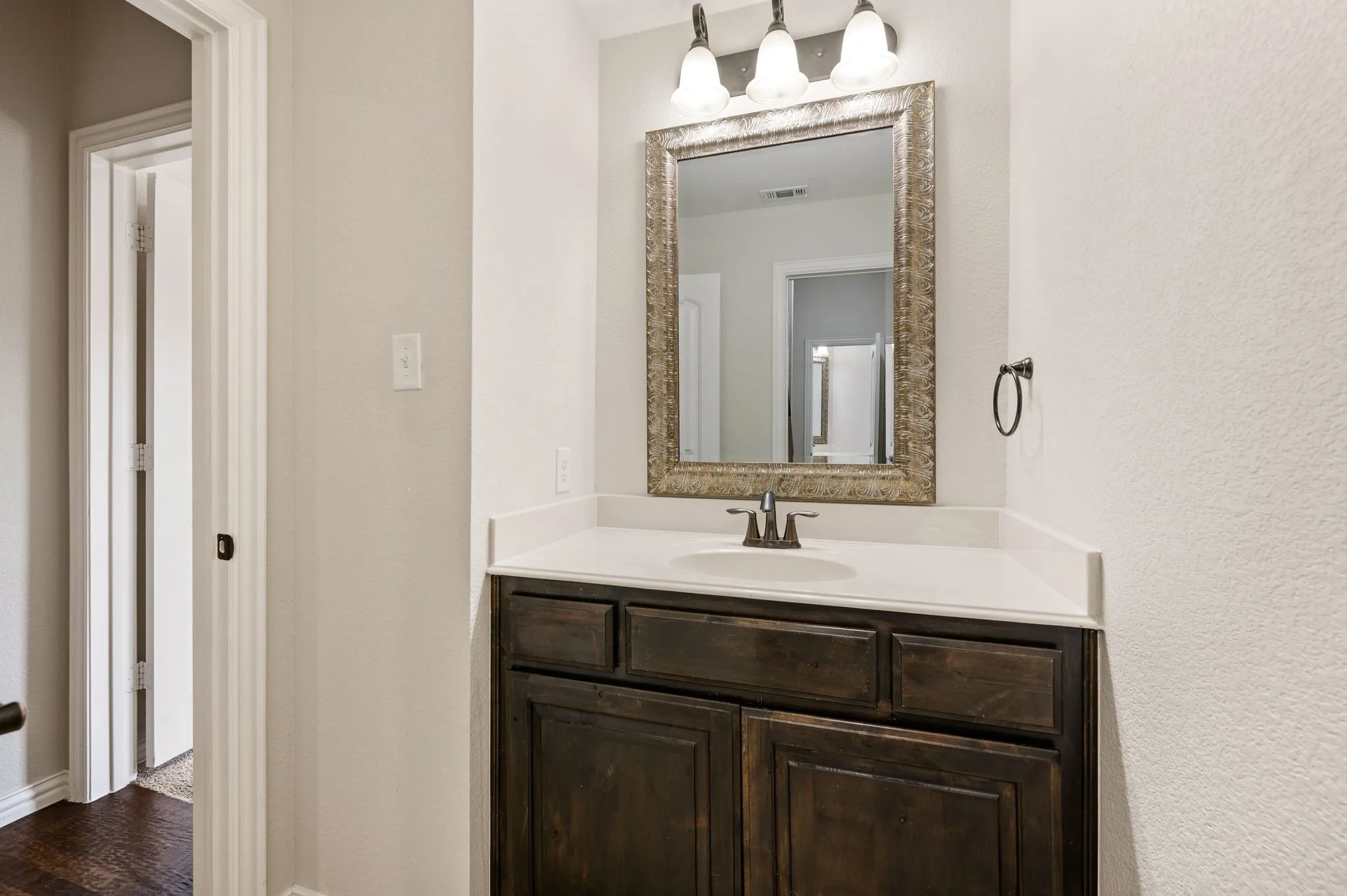 Single Family Residence For Sale in Tarrant County , 7216 E Nirvana Circle, North Richland Hills, Texas 76182, 4 Bedroom, 4 Bathroom, 3 Garage spaces, 3,002 Sqft, built in 2014, mls#21340490, Real Estate Agent in North Richland Hills, Homes For Sale in Tarrant county, Homes For Sale in North Richland Hills, Realtor in North Richland Hills Texas, Real Estate Brokerage Independent Realty Texas, Luminita Cordes Realtor
