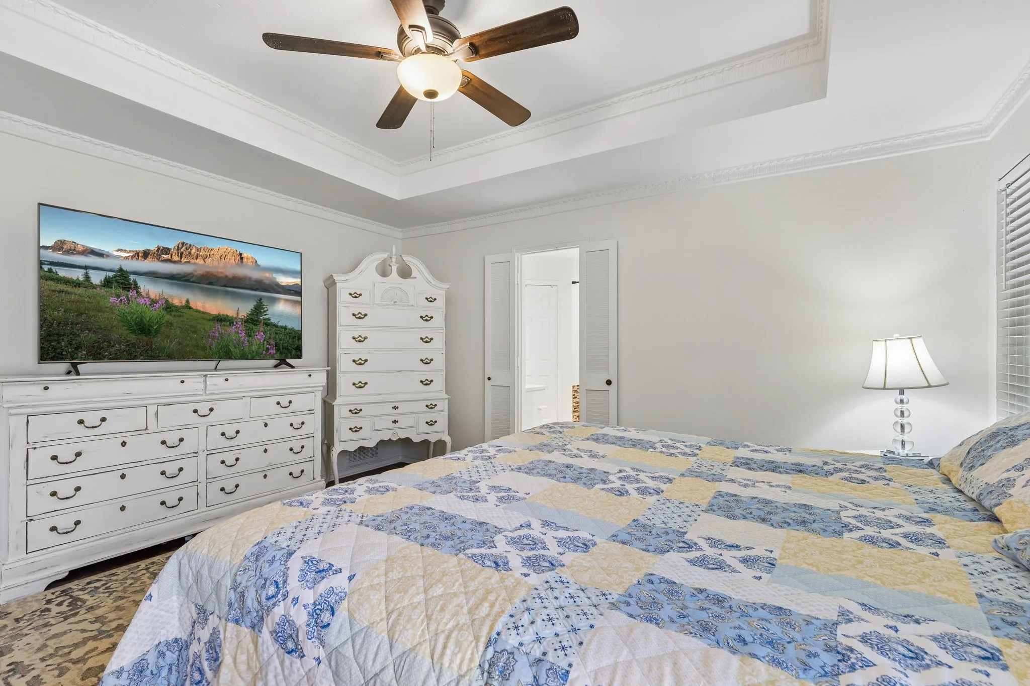 Single Family Residence For Sale in Dallas County , 2133 Hunters Ridge, Carrollton, Texas 75006, 3 Bedroom, 3 Bathroom, 2 Garage spaces, 2,240 Sqft, built in 1981, mls#21335223, Real Estate Agent in Carrollton, Homes For Sale in Dallas county, Homes For Sale in Carrollton, Realtor in Carrollton Texas, Real Estate Brokerage Independent Realty Texas, Luminita Cordes Realtor