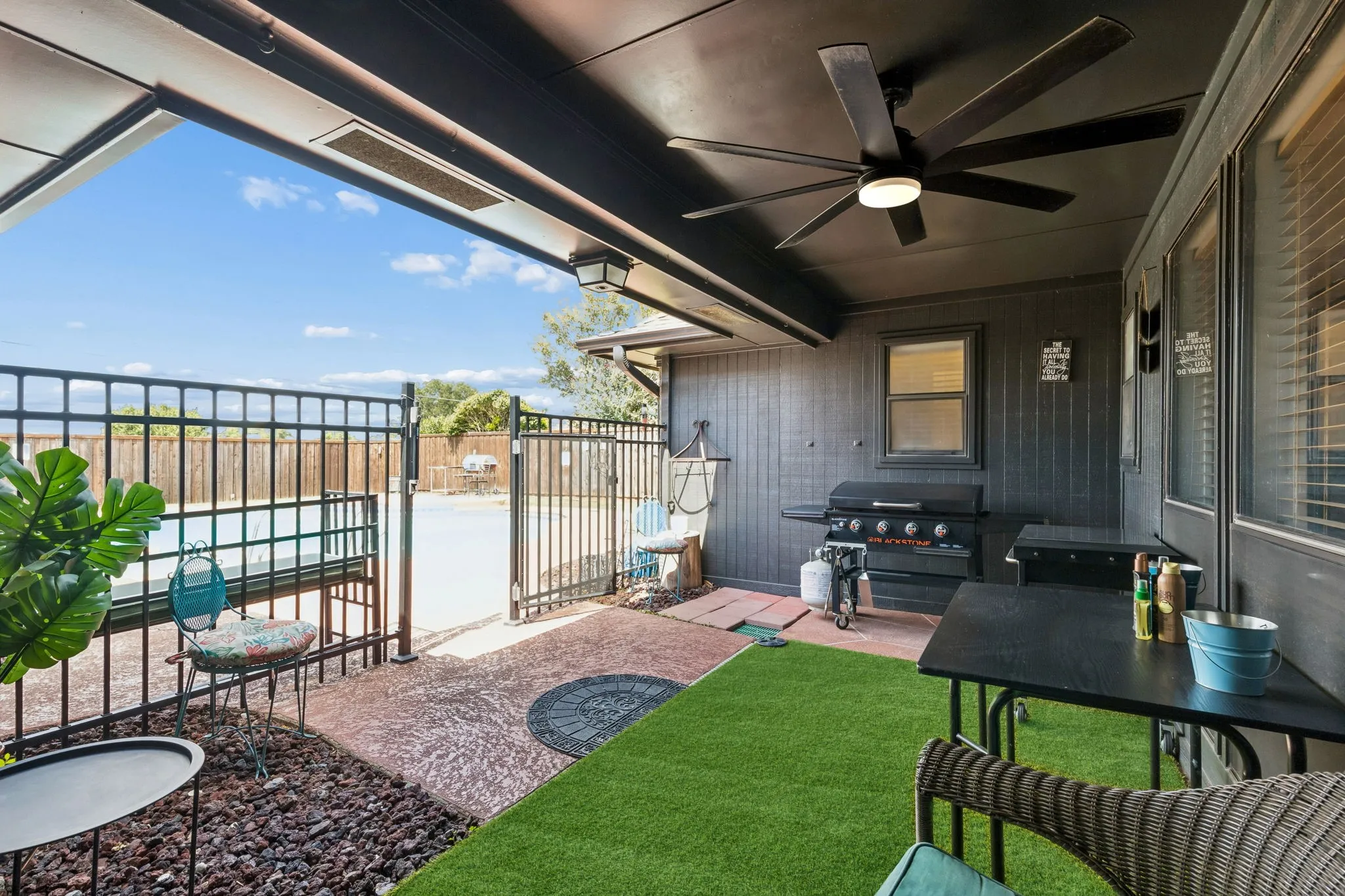 Single Family Residence For Sale in Dallas County , 2133 Hunters Ridge, Carrollton, Texas 75006, 3 Bedroom, 3 Bathroom, 2 Garage spaces, 2,240 Sqft, built in 1981, mls#21335223, Real Estate Agent in Carrollton, Homes For Sale in Dallas county, Homes For Sale in Carrollton, Realtor in Carrollton Texas, Real Estate Brokerage Independent Realty Texas, Luminita Cordes Realtor