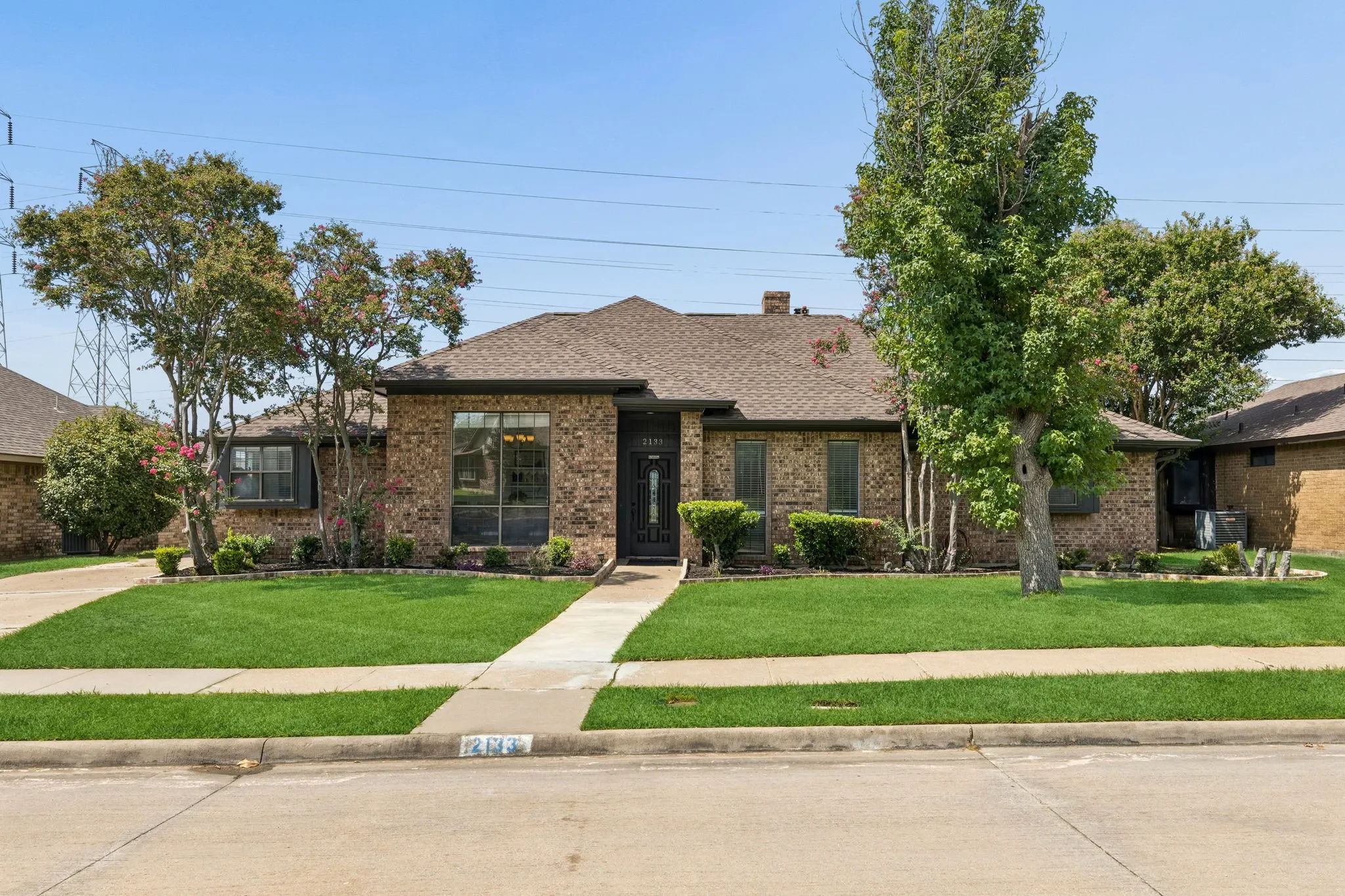 Single Family Residence For Sale in Dallas County , 2133 Hunters Ridge, Carrollton, Texas 75006, 3 Bedroom, 3 Bathroom, 2 Garage spaces, 2,240 Sqft, built in 1981, mls#21335223, Real Estate Agent in Carrollton, Homes For Sale in Dallas county, Homes For Sale in Carrollton, Realtor in Carrollton Texas, Real Estate Brokerage Independent Realty Texas, Luminita Cordes Realtor